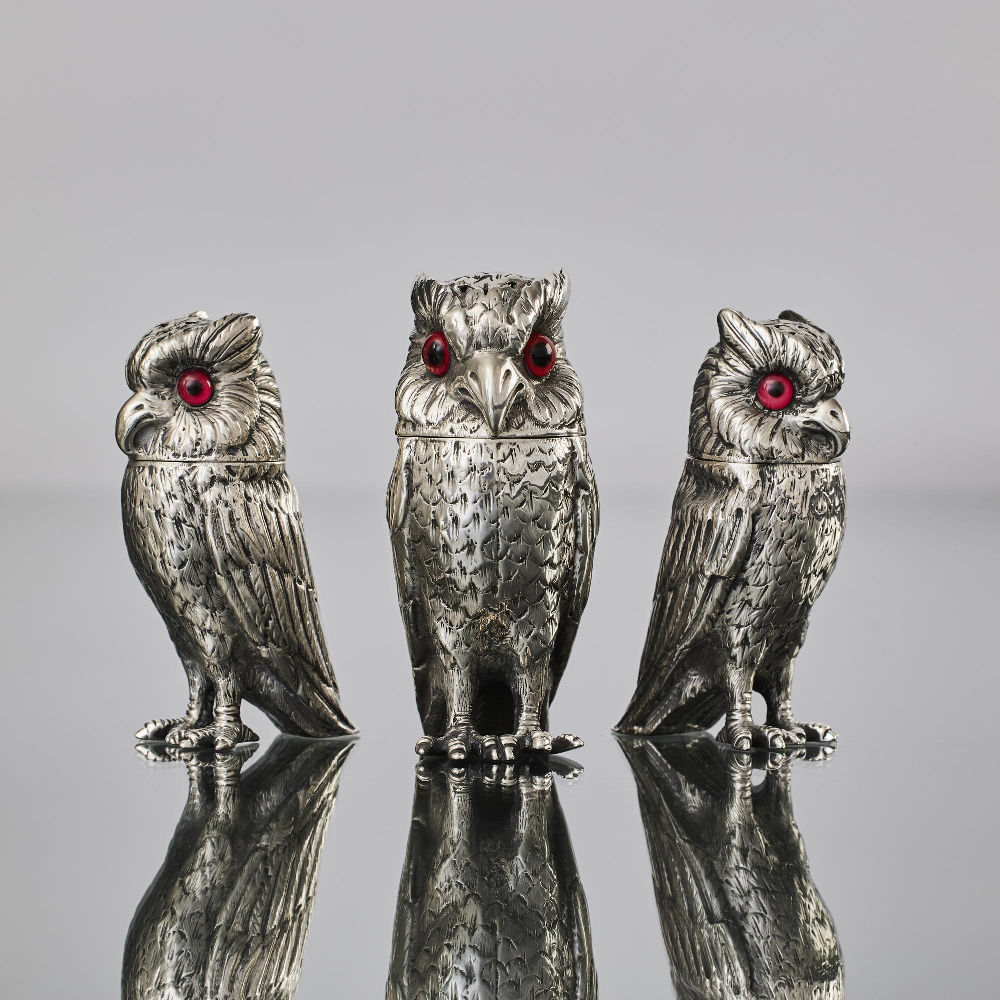 Victorian Set of three antique silver owl pepper casters For Sale