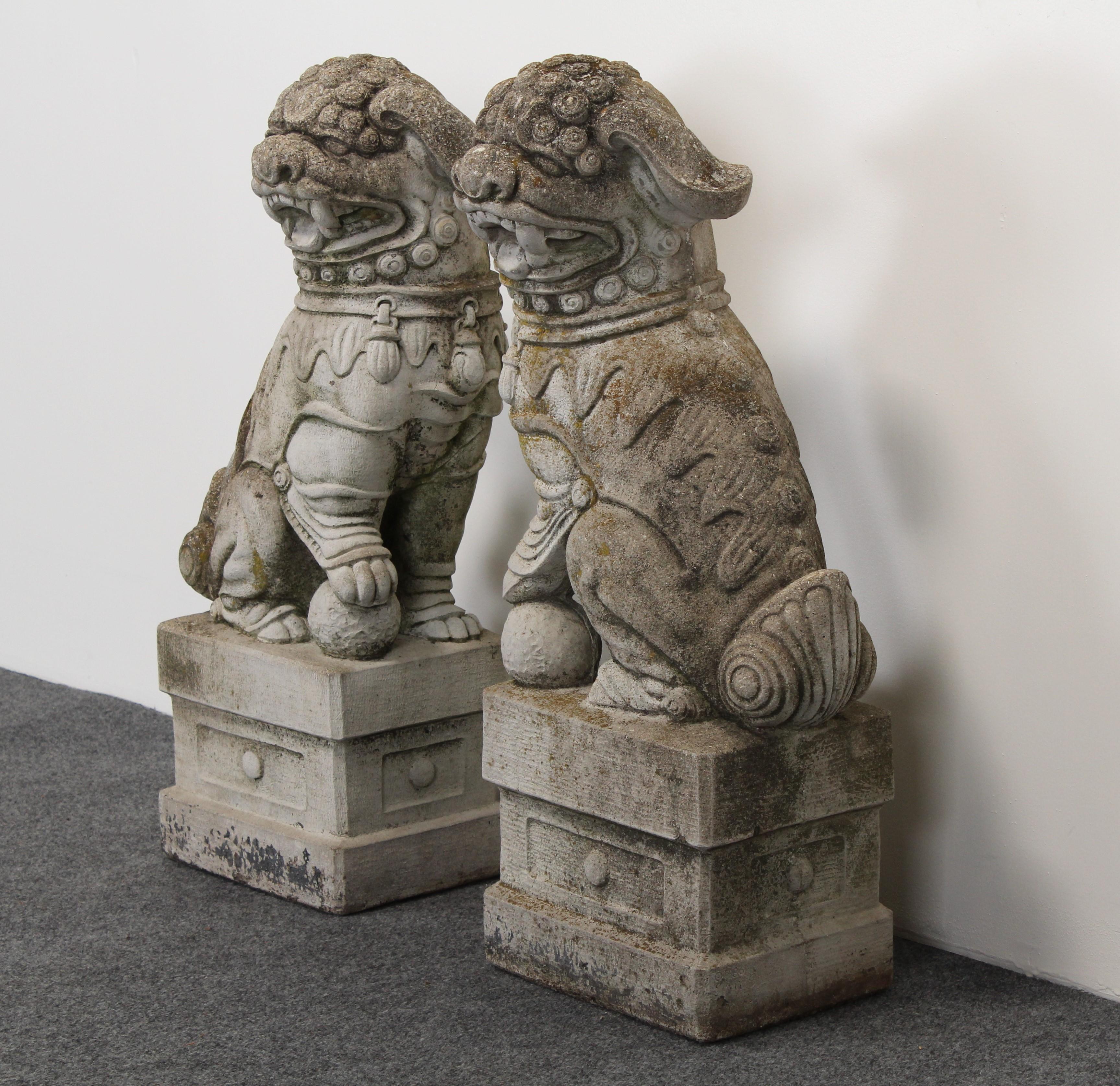 foo dog statues outdoor