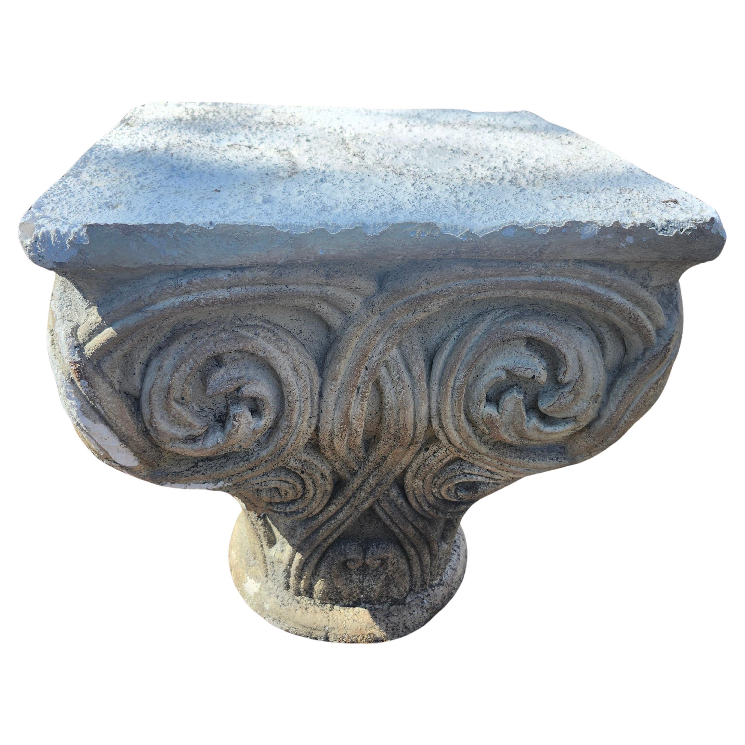 Pareja de Adornos de Jardín de Piedra Fundida + Concha Marina Capiteles de Columnas Romanas Mesas Bajas Vaciado en venta