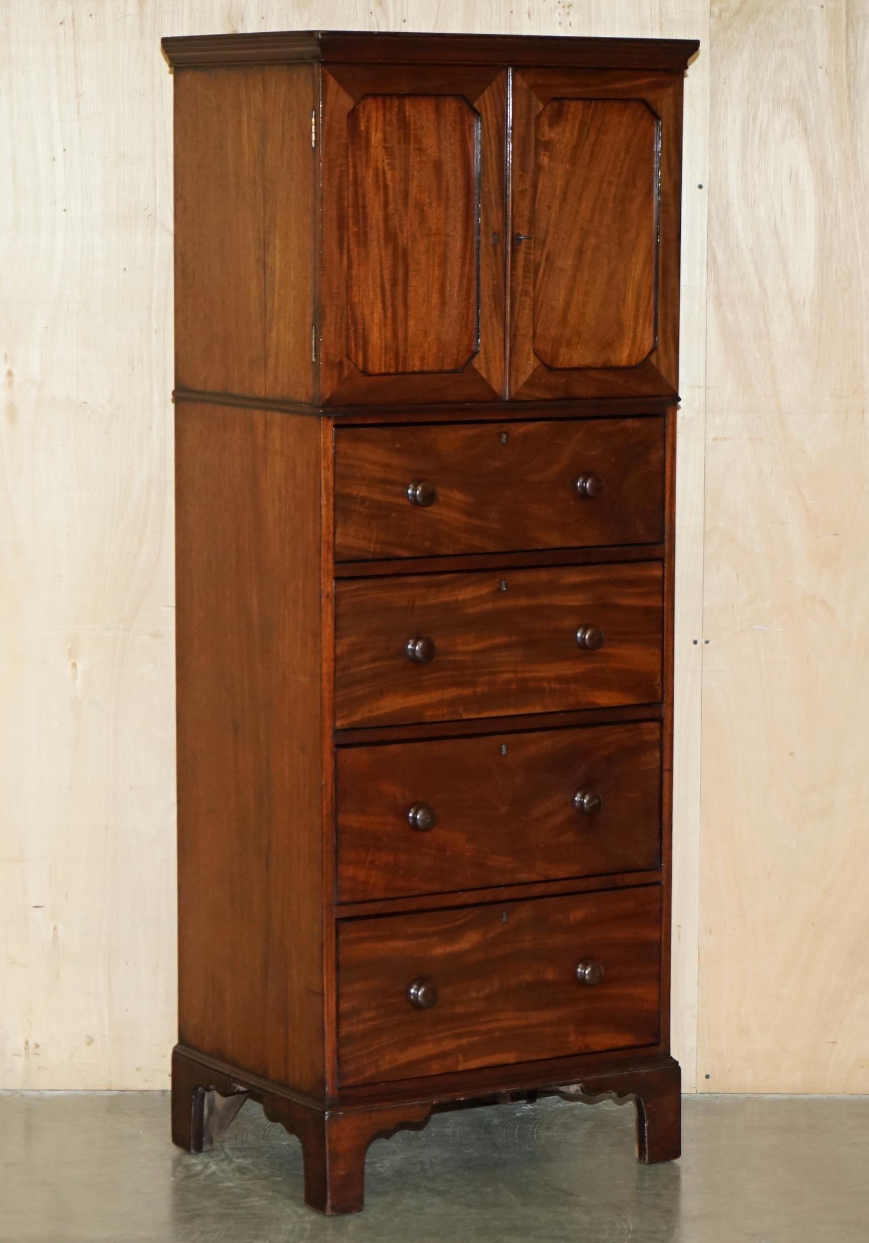 PAIRO DI CASTLE Howard ANTICO 1840 CASSETTIERA IN LEGNO DURO CON CASSETTIERA E ARMADIO in vendita 9