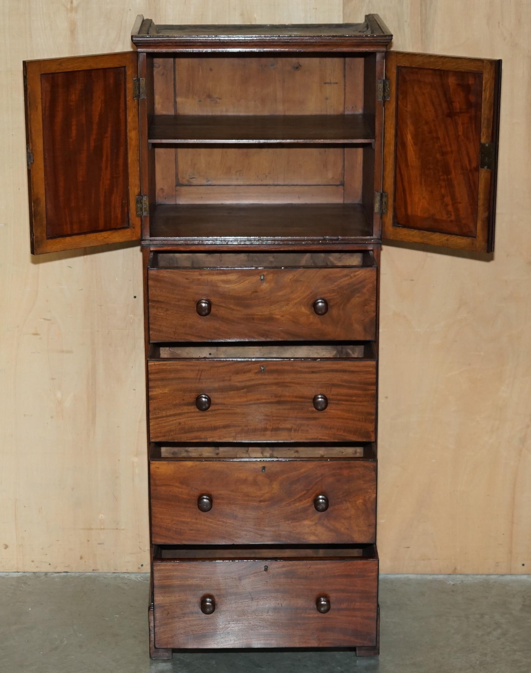 PAIRO DI CASTLE Howard ANTICO 1840 CASSETTIERA IN LEGNO DURO CON CASSETTIERA E ARMADIO in vendita 11