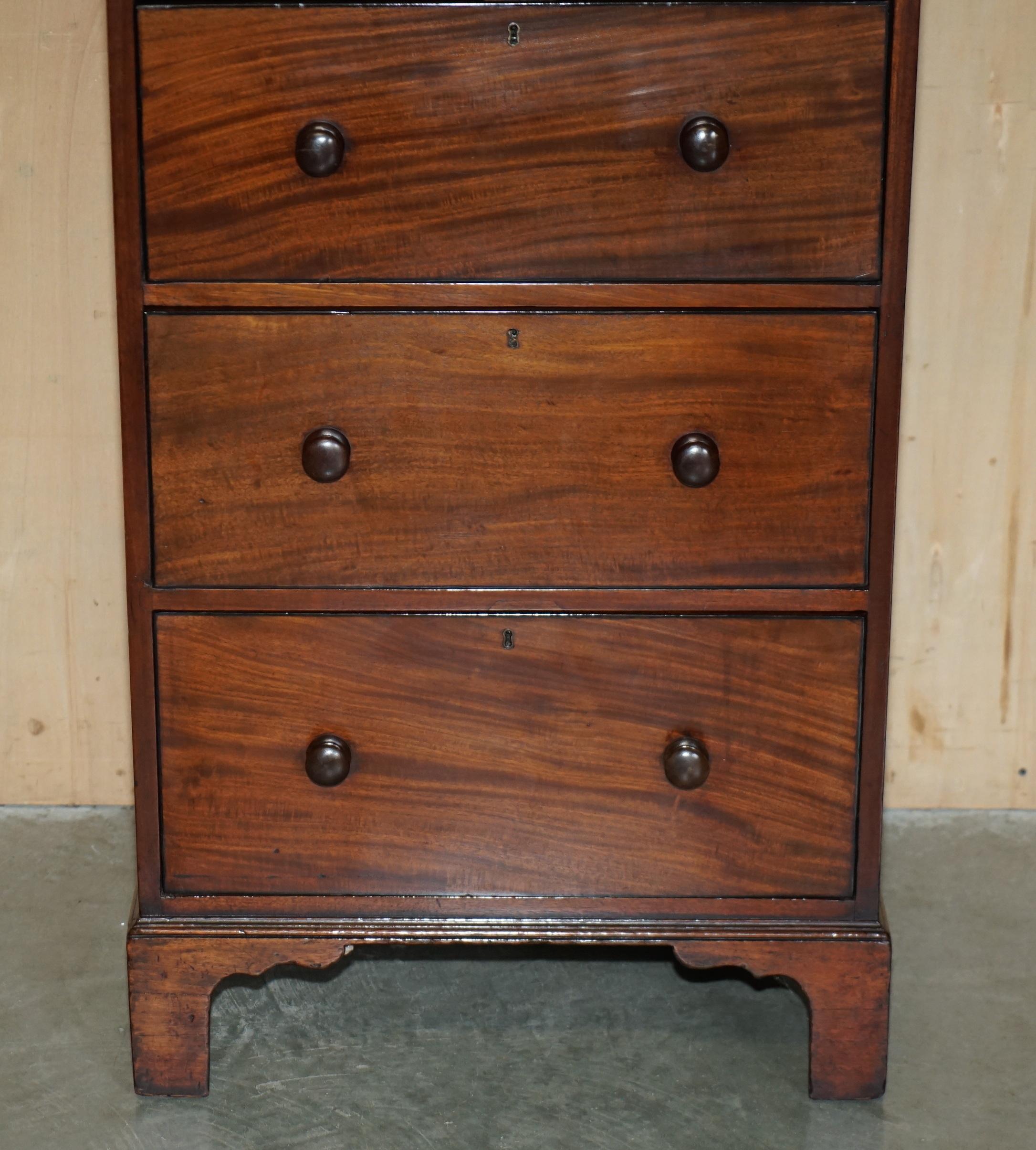 PAIRO DI CASTLE Howard ANTICO 1840 CASSETTIERA IN LEGNO DURO CON CASSETTIERA E ARMADIO In condizioni buone in vendita a West Sussex, Pulborough