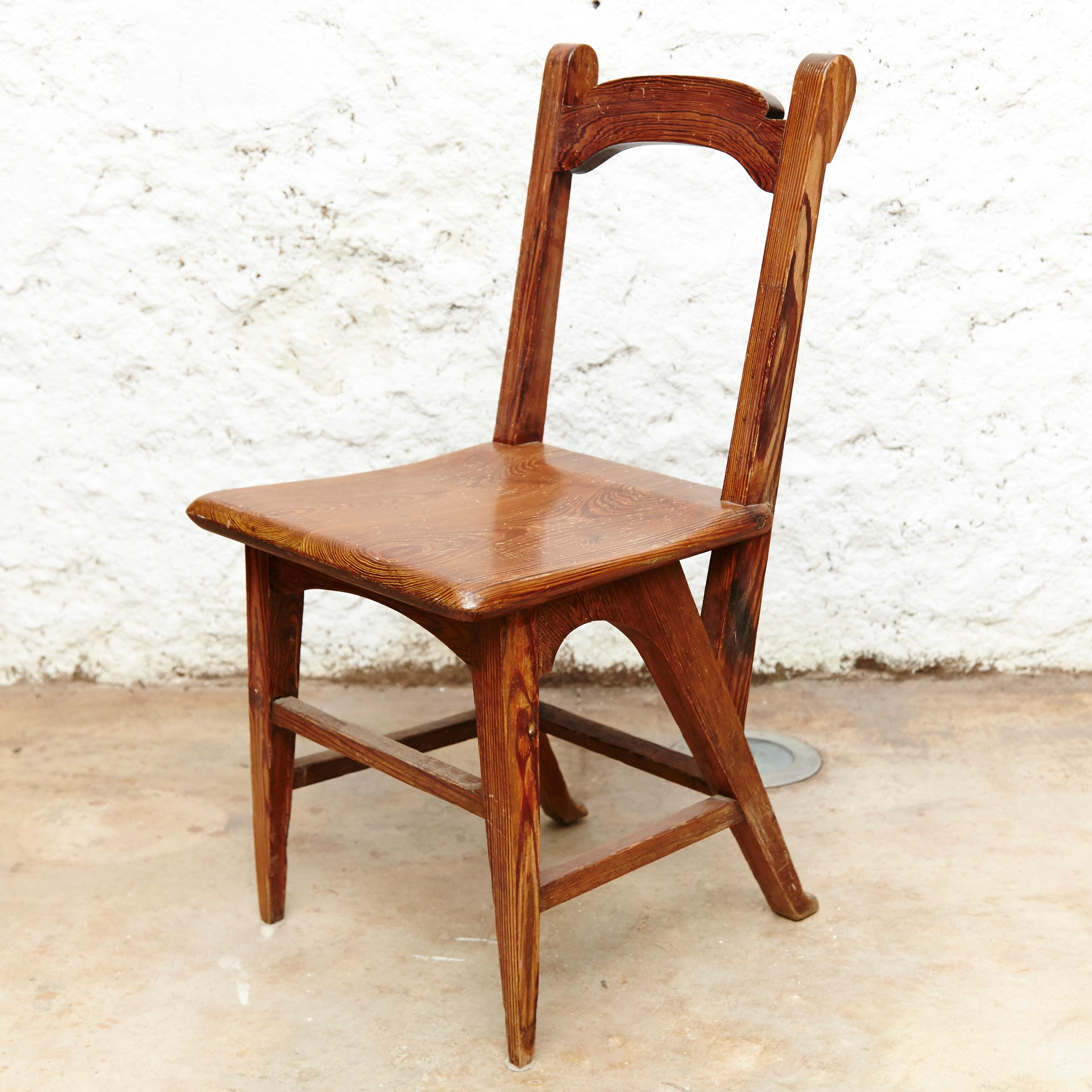 Pair of Catalan Modernist Wooden Chairs, circa 1920 6
