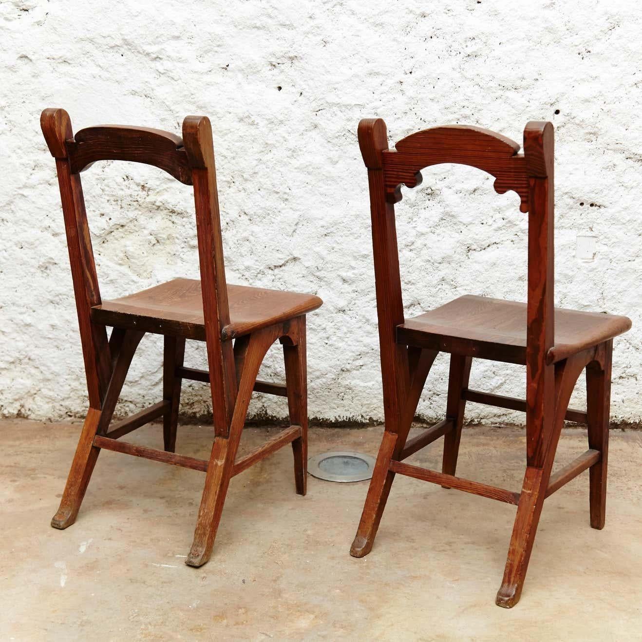 Arts and Crafts Pair of Catalan Modernist Wooden Chairs, circa 1920 For Sale