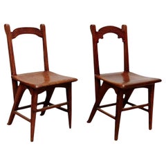 Paire de chaises en bois modernistes catalanes, vers 1920