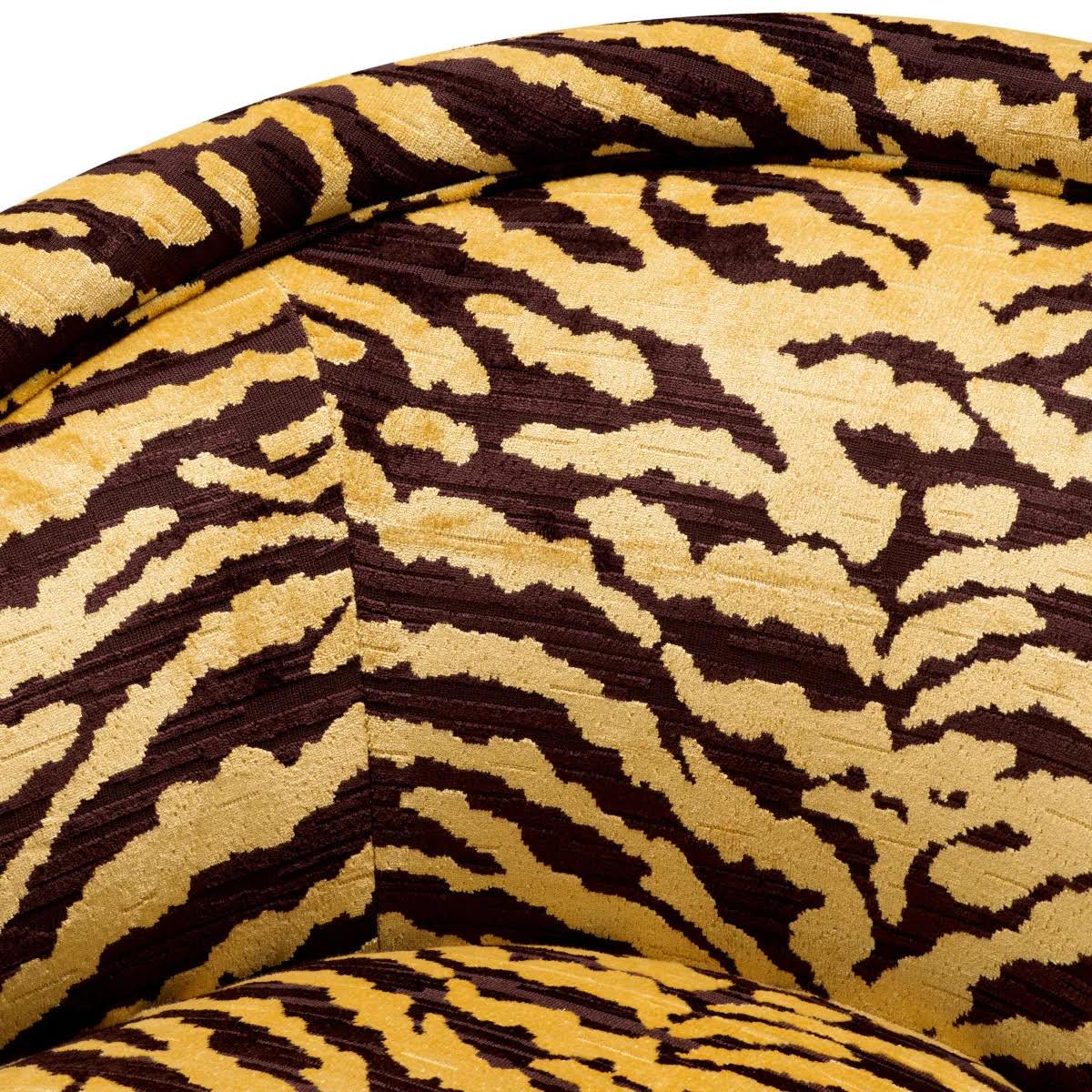 Ottone Coppia di poltrone Catene in Fabrice marrone, base girevole in ottone spazzolato. in vendita
