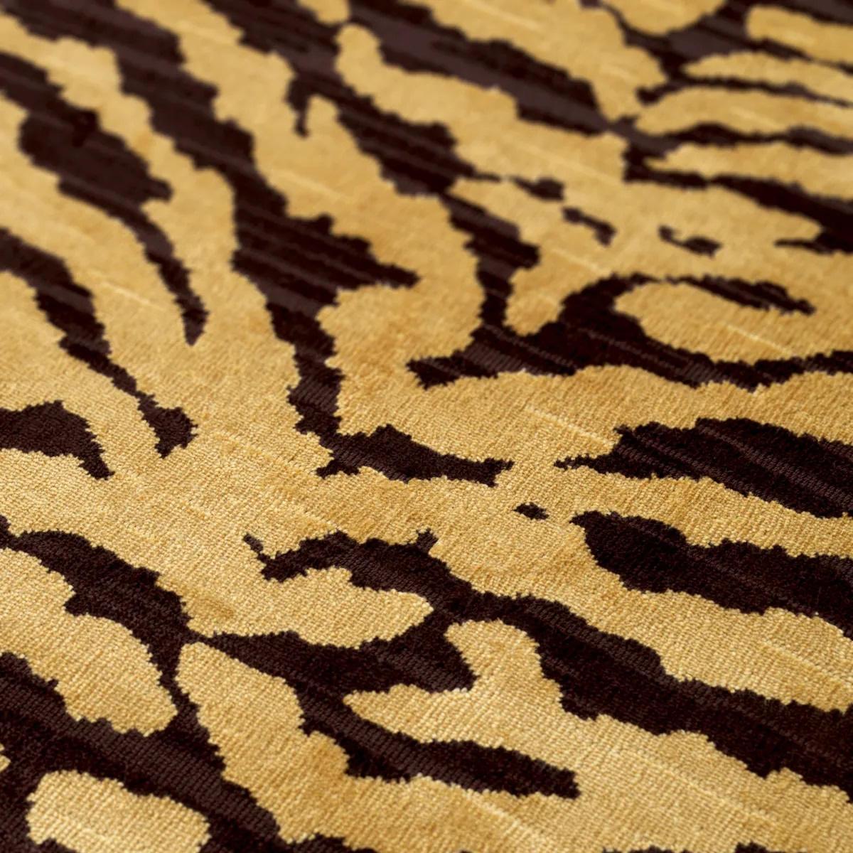 Coppia di poltrone Catene in Fabrice marrone, base girevole in ottone spazzolato. in vendita 2