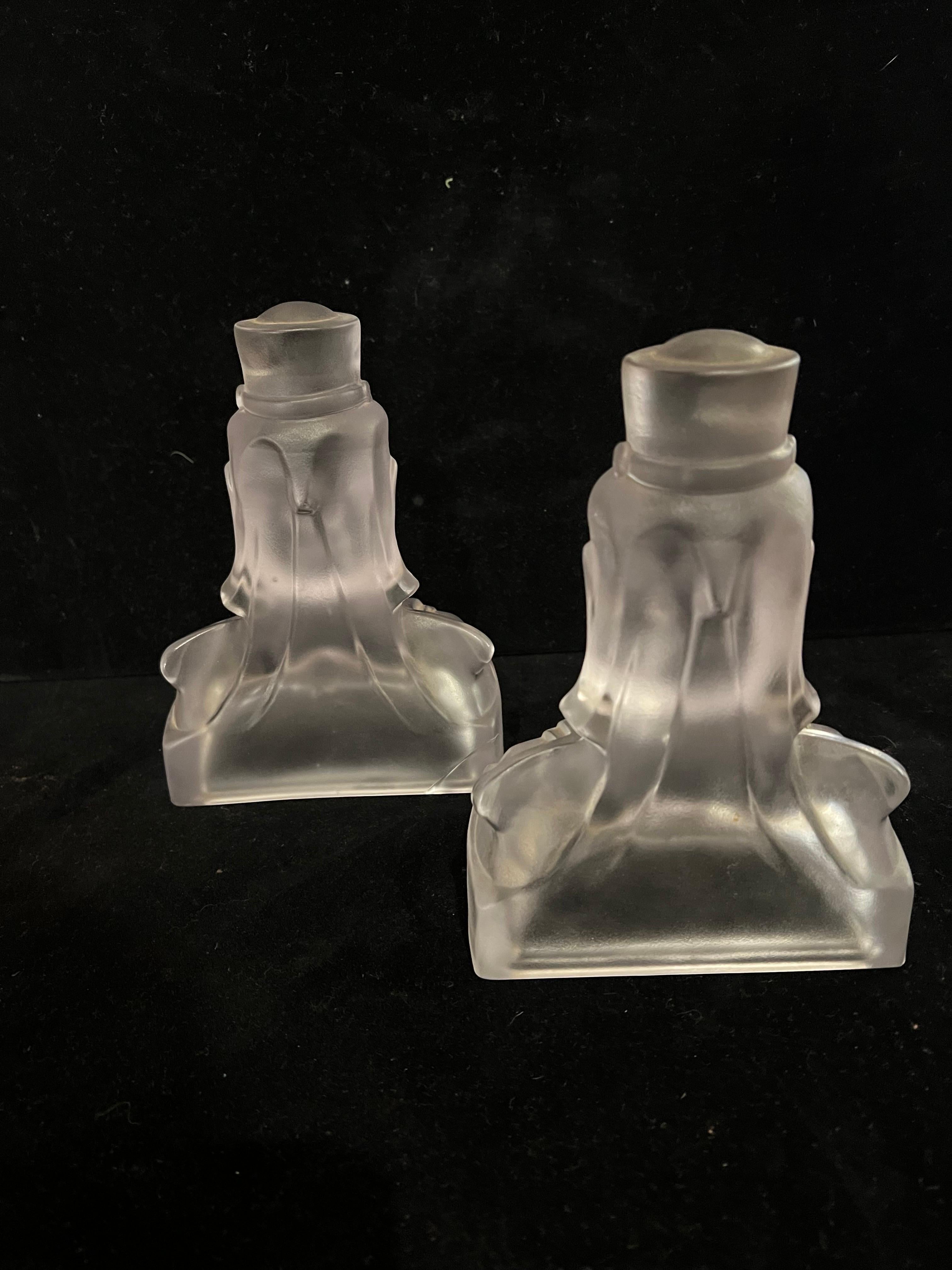 Pair of Cathay Frosted Lu Tung Imperial Glass Bookends In Good Condition For Sale In San Diego, CA