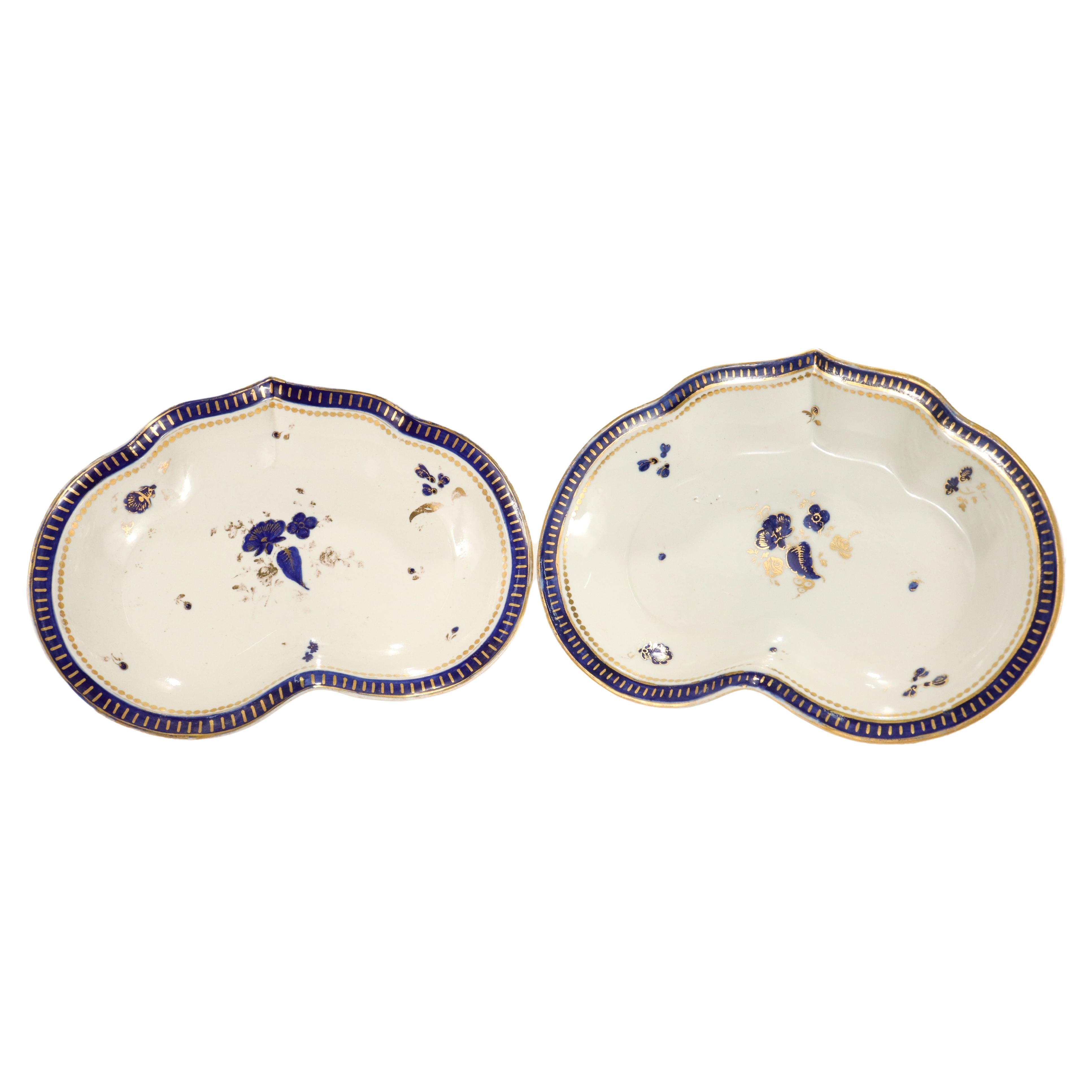 Pair of Caughley Salopian English Porcelain Shapes Plates or Dishes For Sale