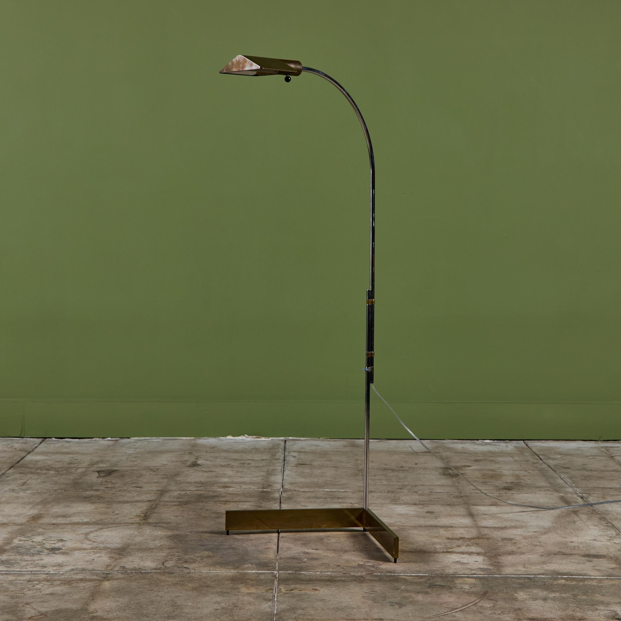 Mid-Century Modern Paire de lampadaires en laiton et acier inoxydable Cedric Hartman en vente