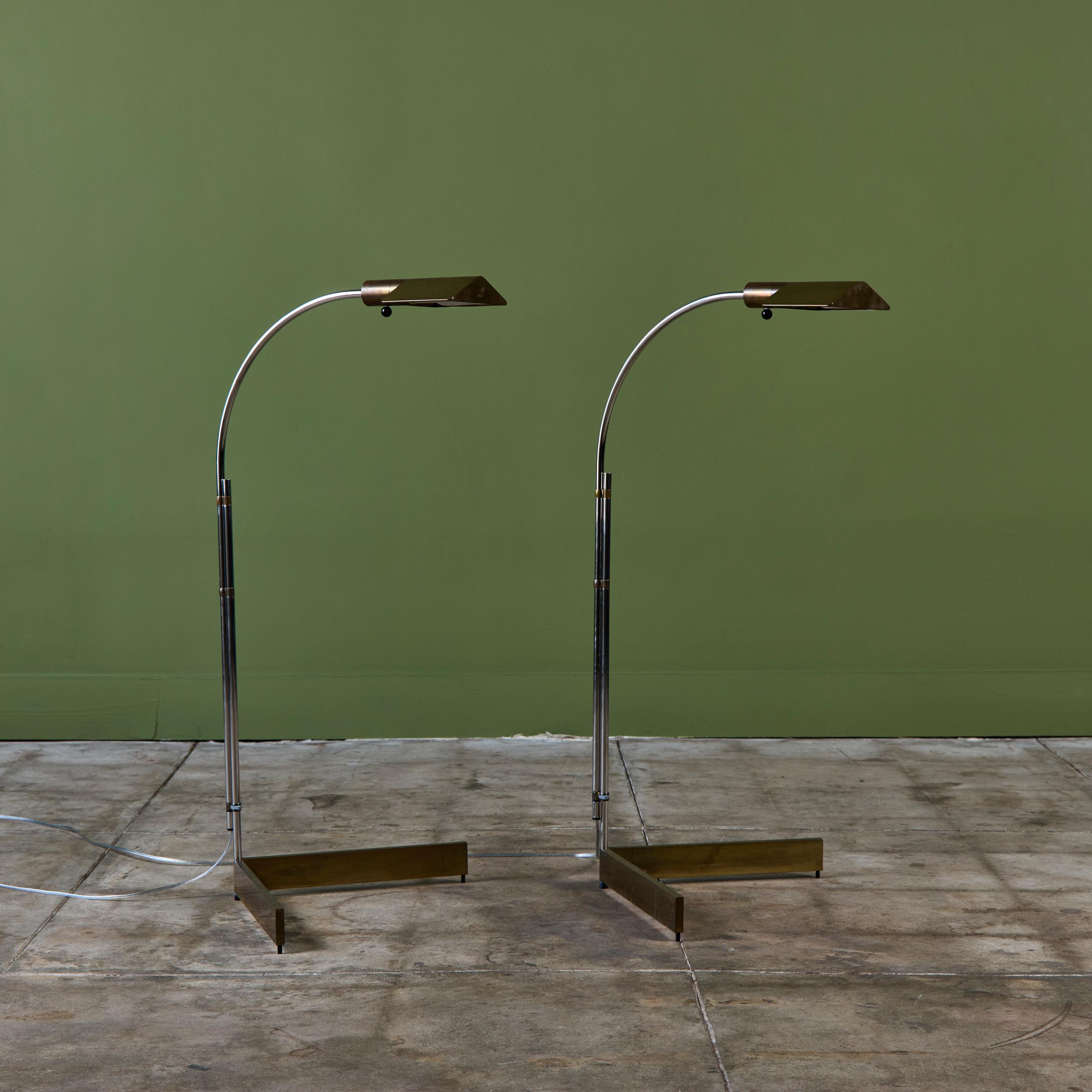 Paire de lampadaires en laiton et acier inoxydable Cedric Hartman Bon état - En vente à Los Angeles, CA