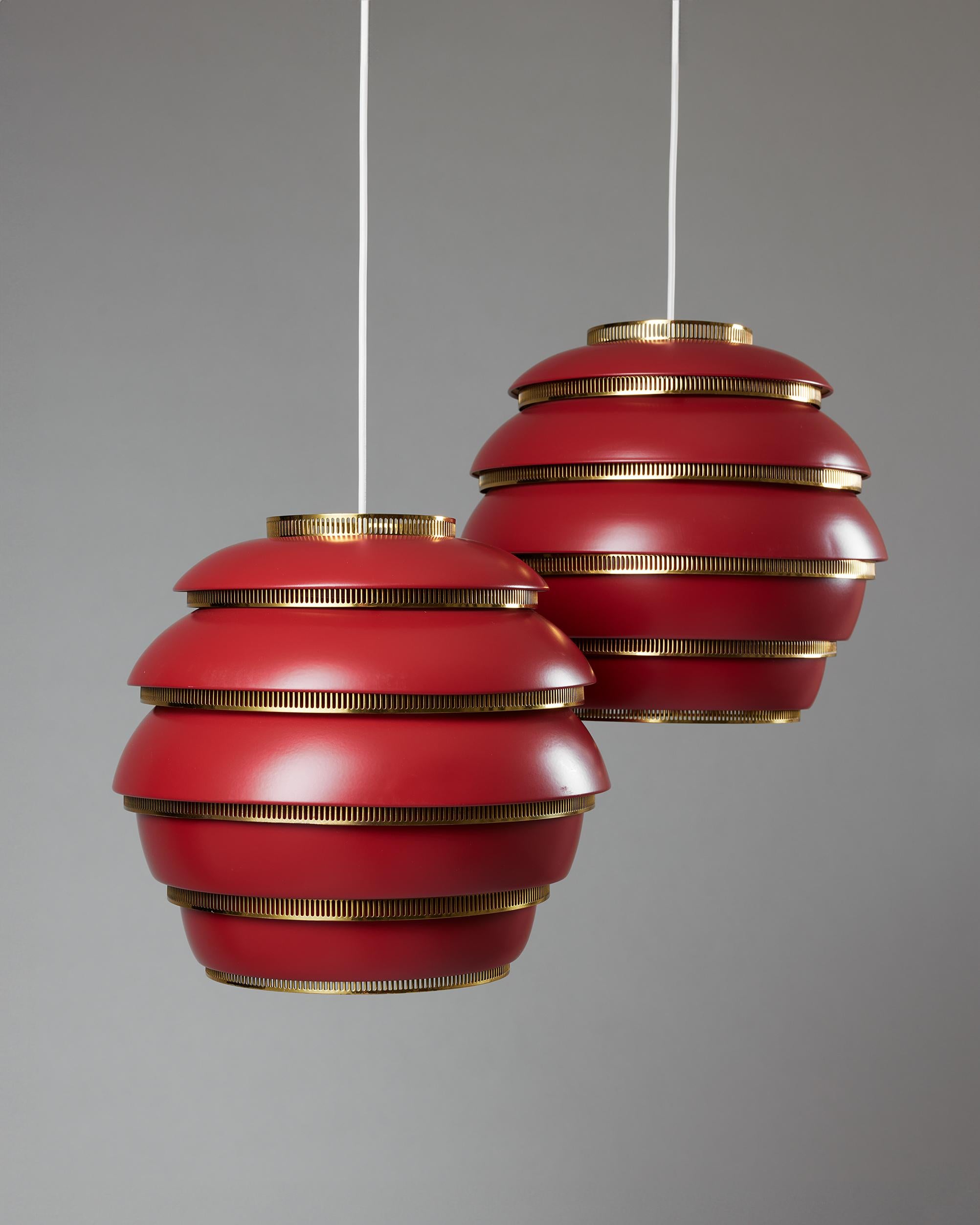 Mid-Century Modern Pair of ceiling lamps 'Beehive' model A332 designed by Alvar Aalto, 1952, Red For Sale