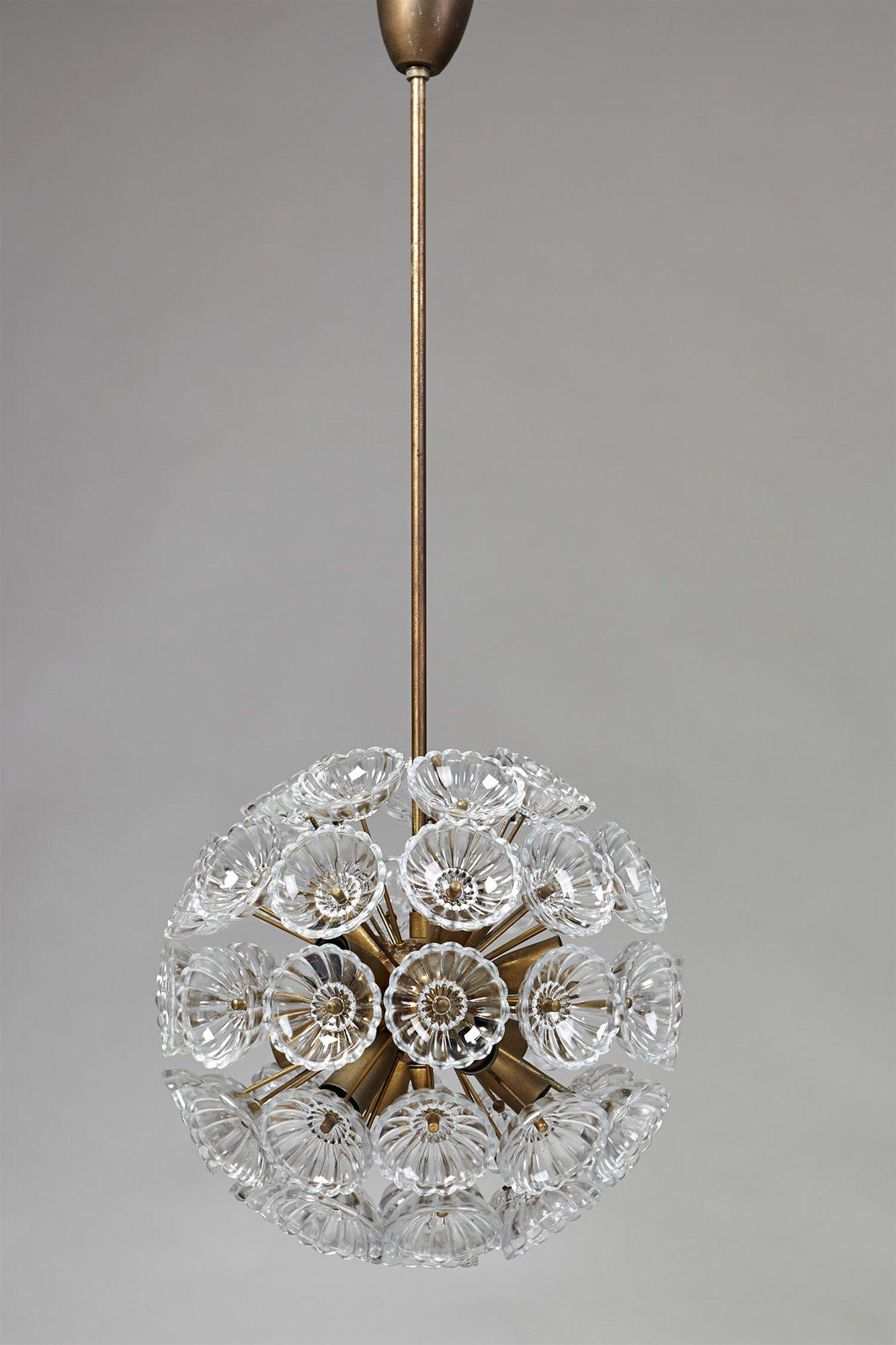 Glass and brass.

Measures: H 100 cm/ 39 1/2