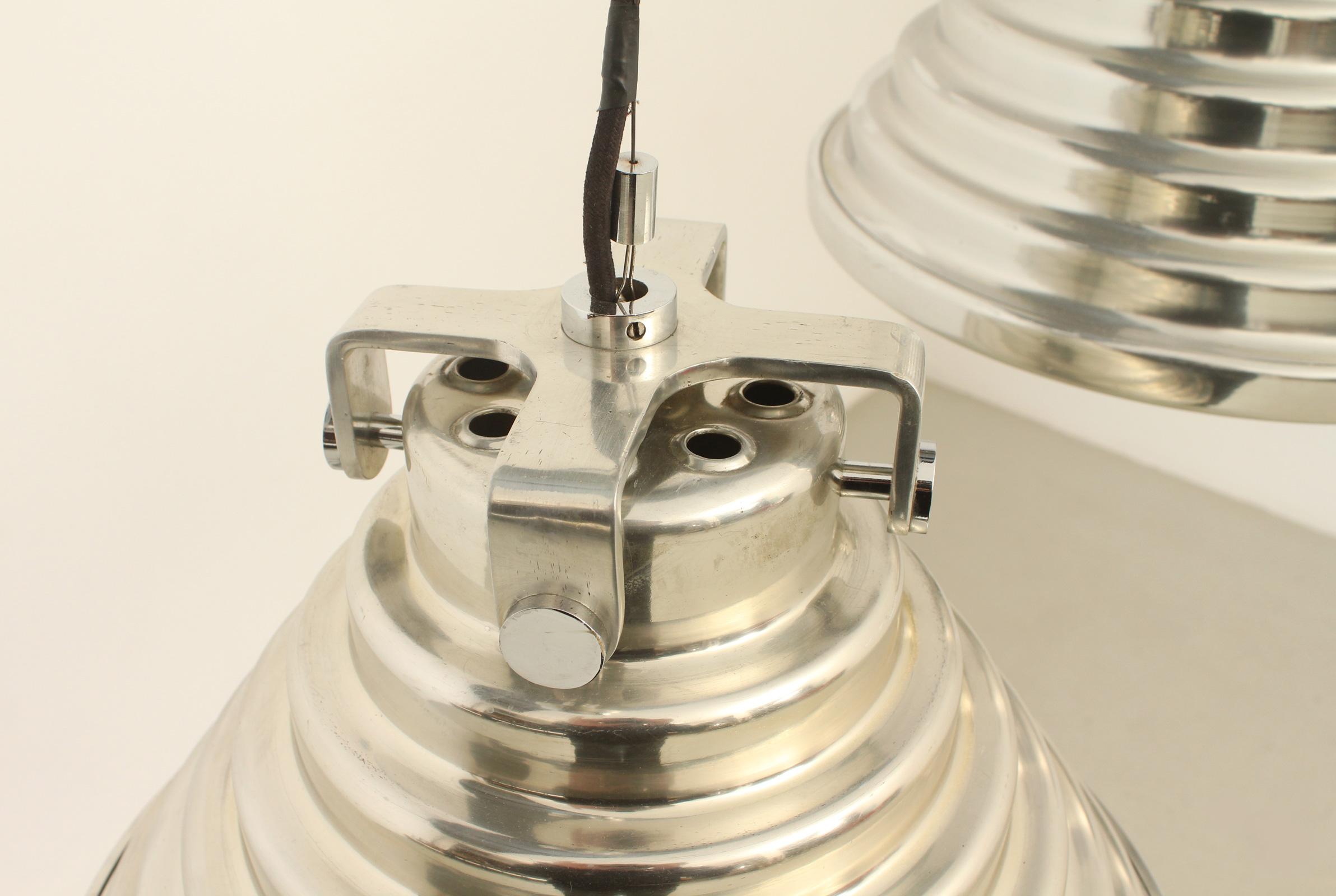 Fine XX secolo Coppia di lampade da soffitto in alluminio fuso di Antoni Bonamusa, Spagna, 1974 in vendita