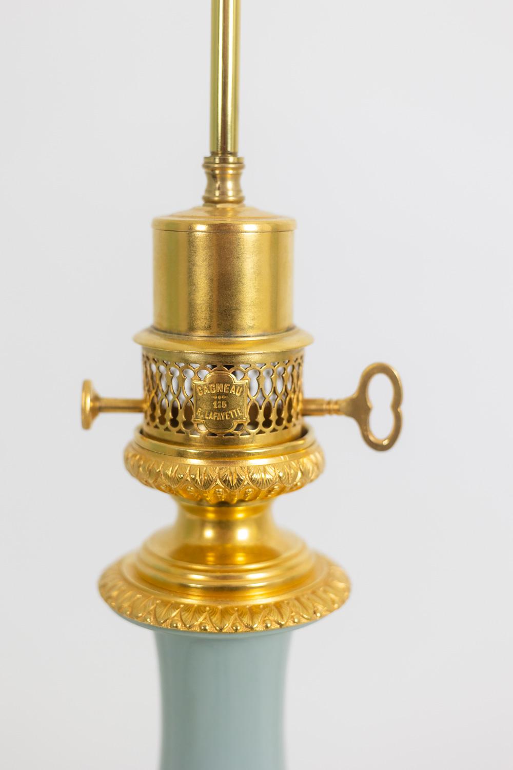 Doré Paire de lampes céladon et bronze doré Circa 1880. en vente