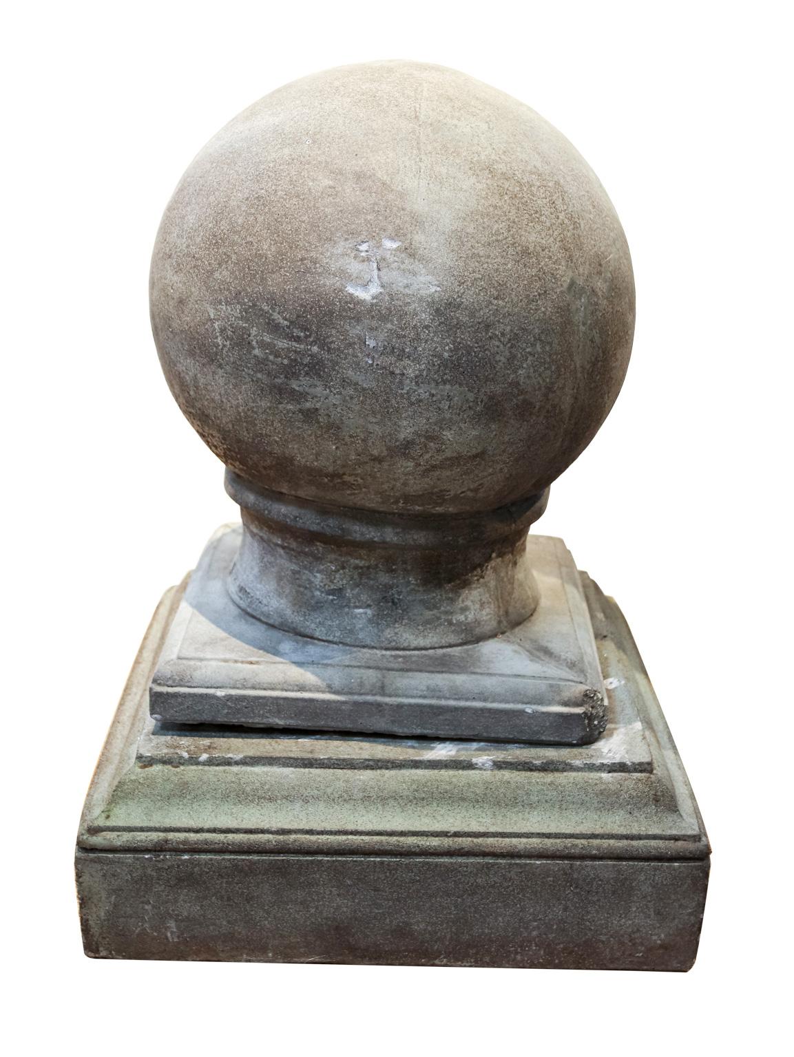 Pair of Cement Globe Finials In Good Condition In Stamford, CT