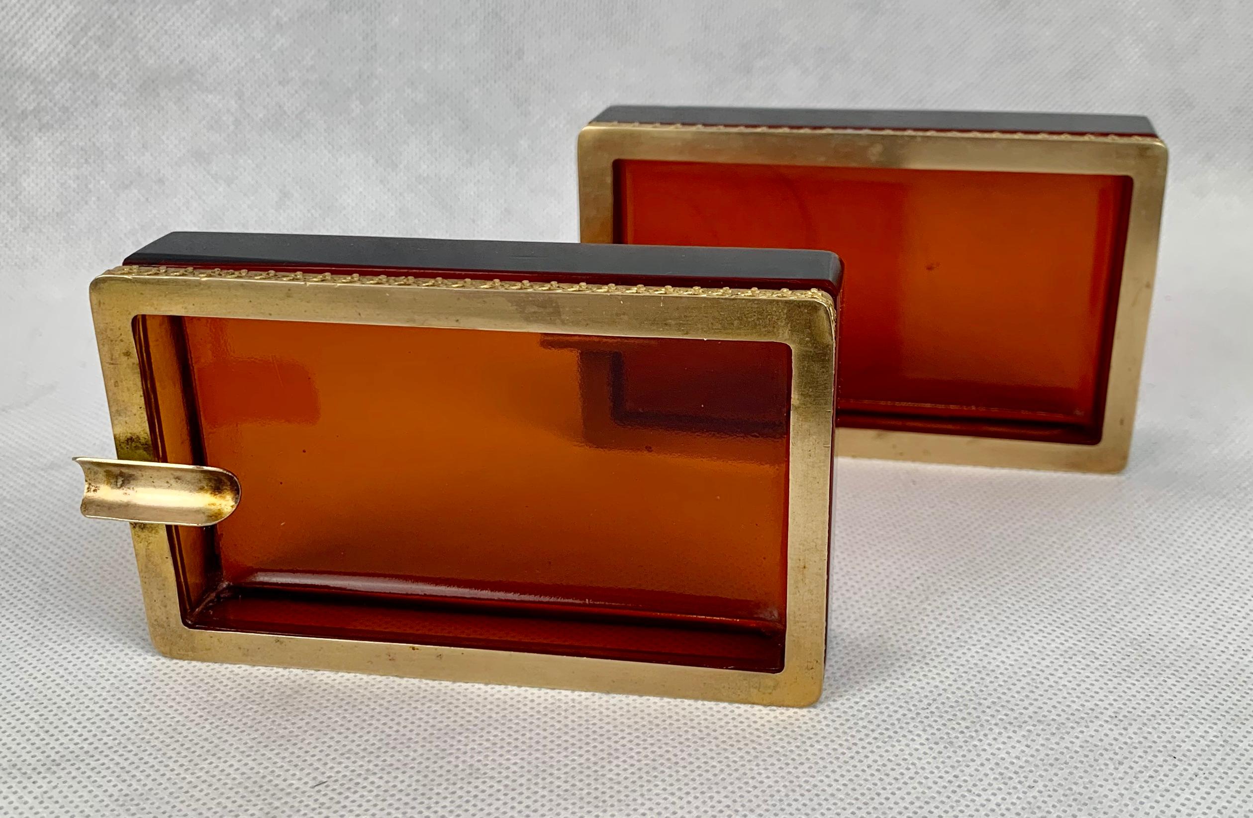 Pair of Cenedese Murano Glass Amber Ashtrays with Gilt Border in Relief In Good Condition In West Palm Beach, FL