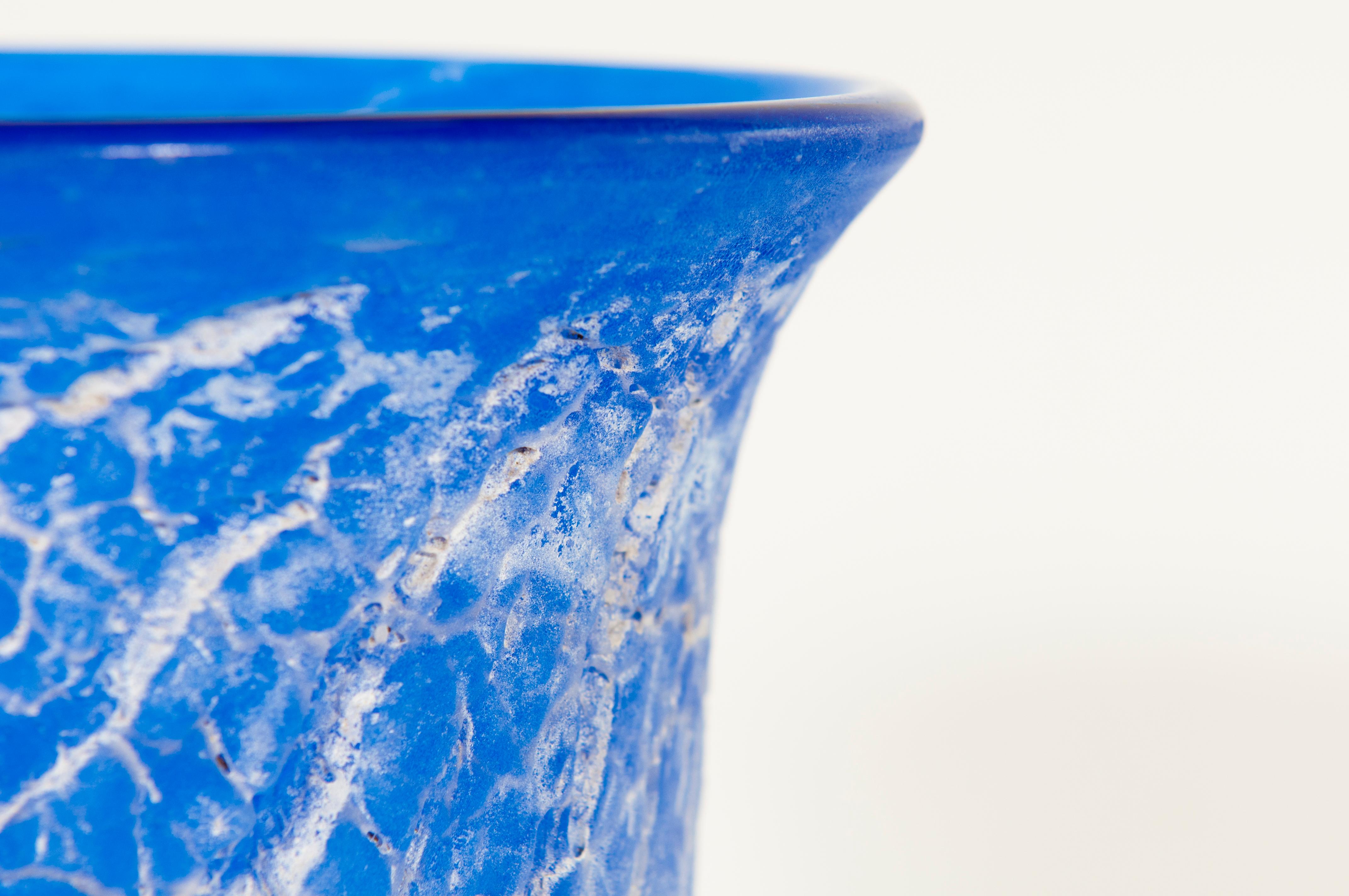 Pair of Cenedese Murano Glass Vases, 'Crackle' Texture in Pink and Cobalt Blue For Sale 7