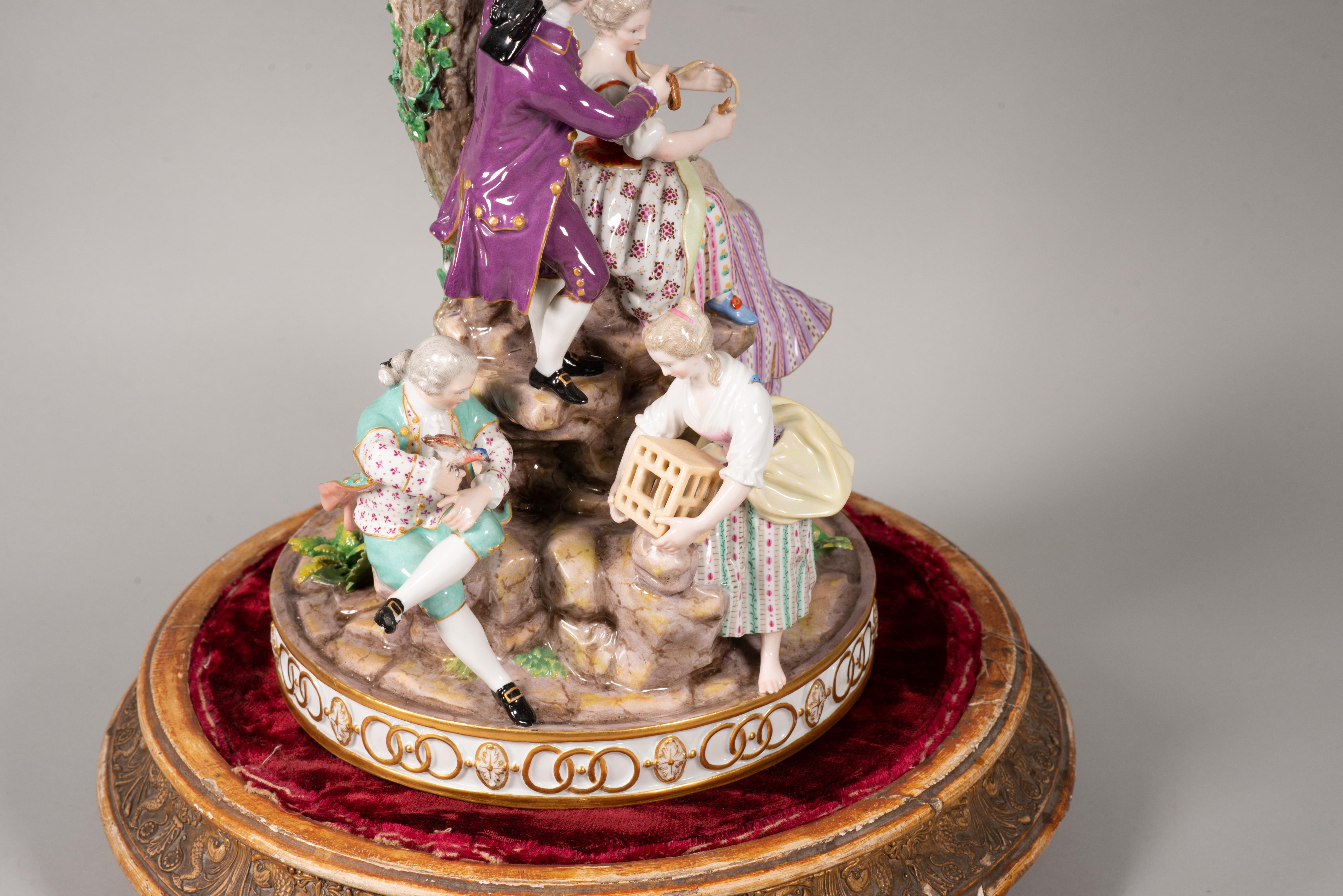 Ein Paar Tafelaufsätze. Glasiertes Porzellan, etc. Meißen, Deutschland, s. 19. im Angebot 4