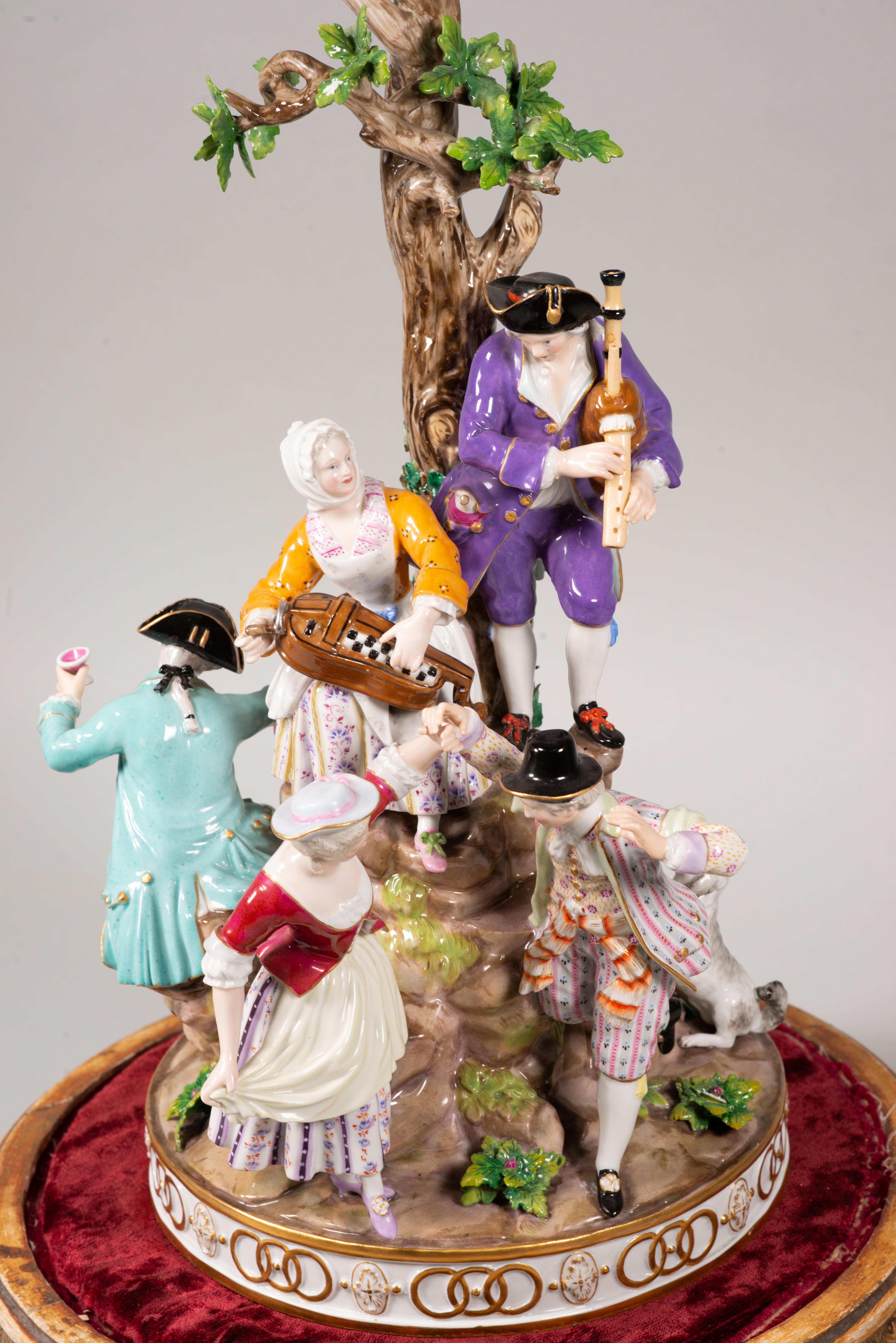 Ein Paar Tafelaufsätze. Glasiertes Porzellan, etc. Meißen, Deutschland, s. 19. im Angebot 5