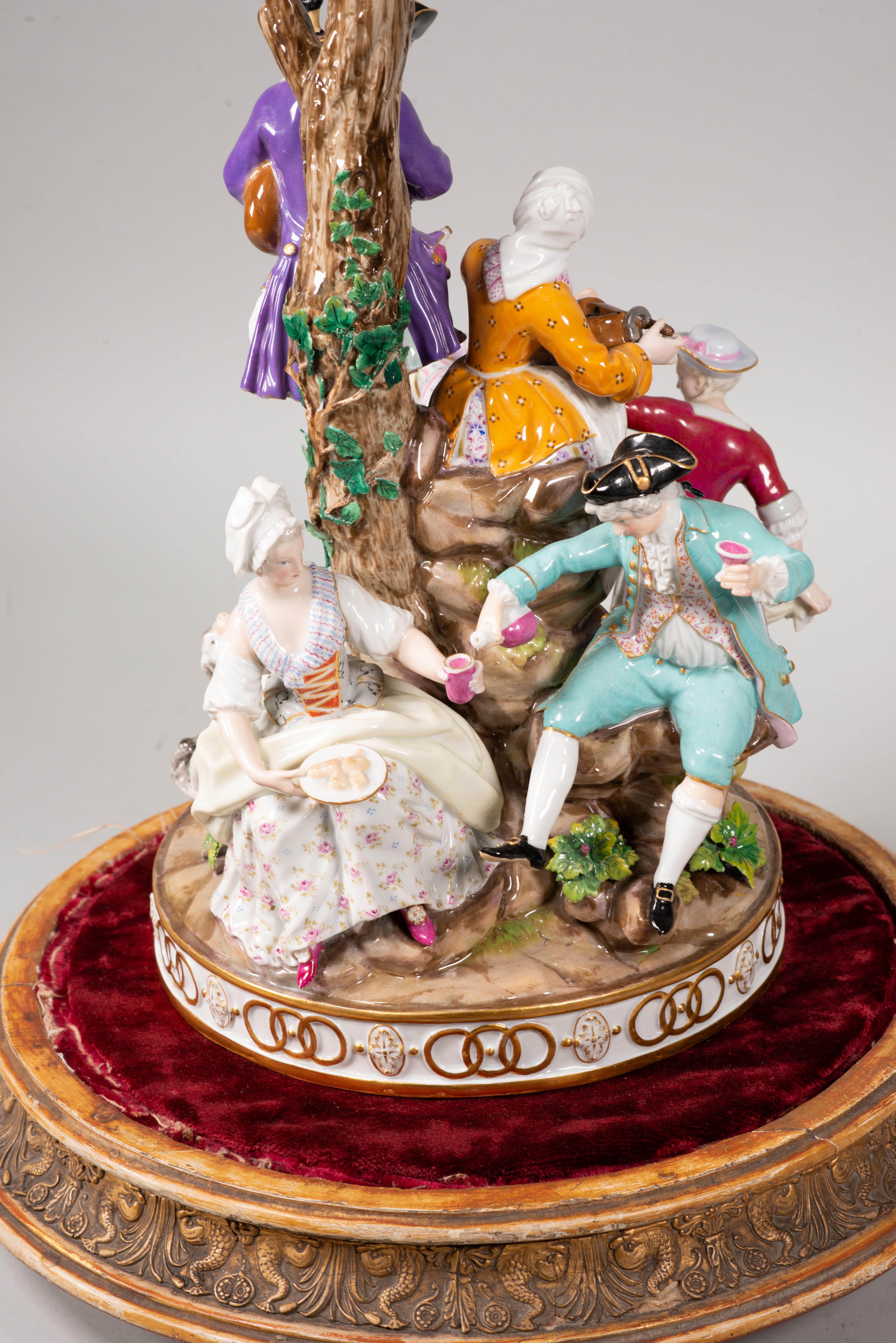 Ein Paar Tafelaufsätze. Glasiertes Porzellan, etc. Meißen, Deutschland, s. 19. im Angebot 7