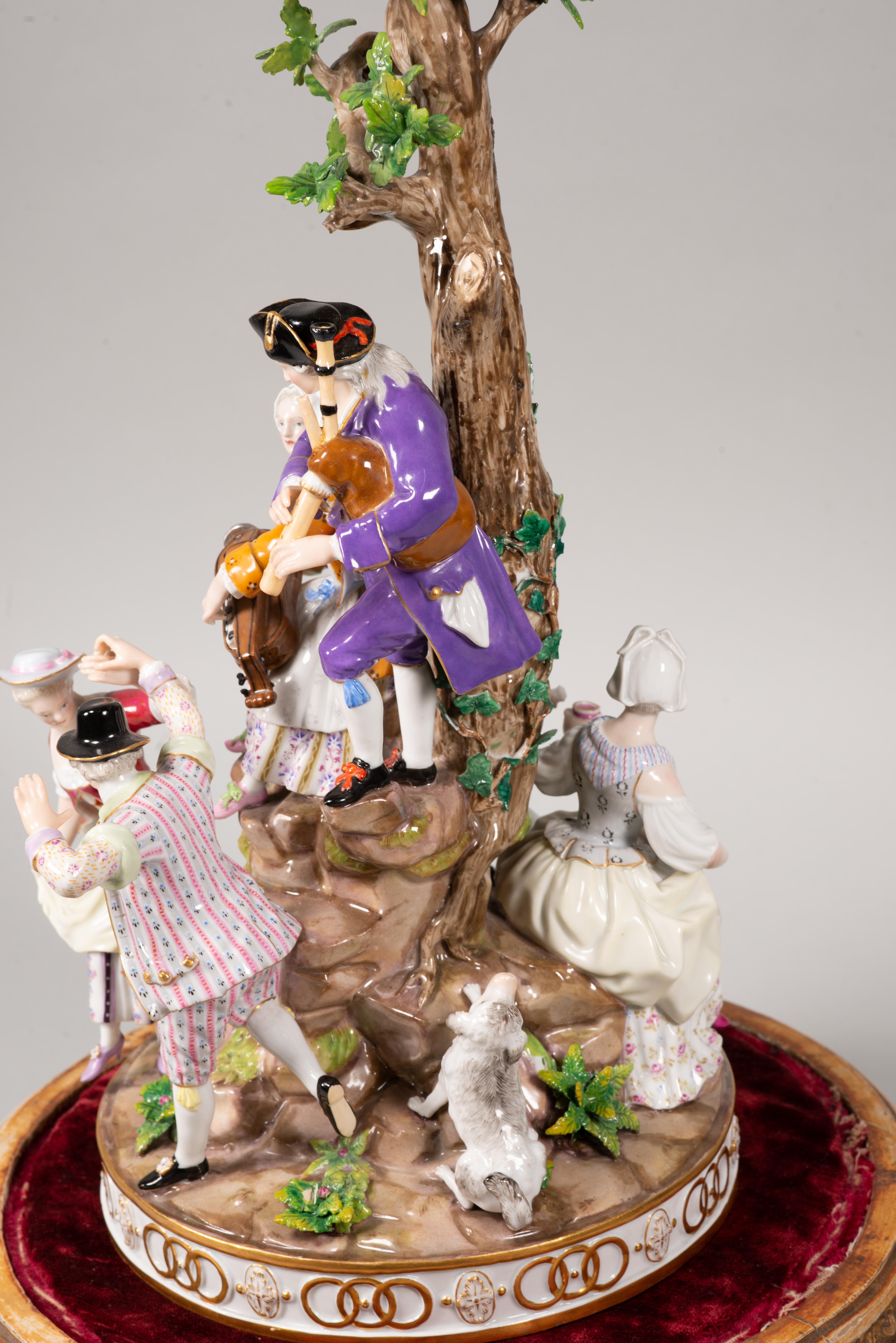 Ein Paar Tafelaufsätze. Glasiertes Porzellan, etc. Meißen, Deutschland, s. 19. im Angebot 8