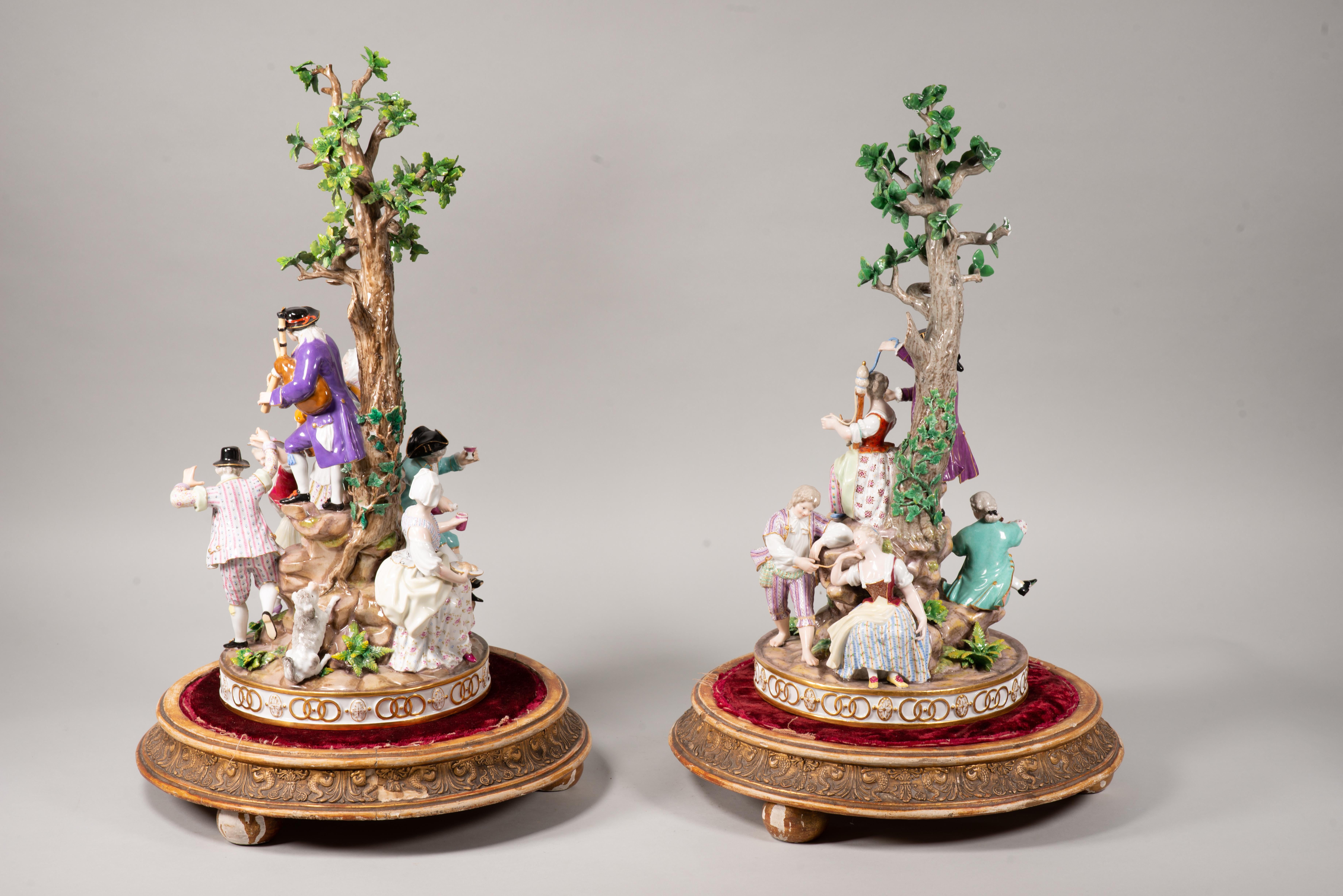 Ein Paar Tafelaufsätze. Glasiertes Porzellan, etc. Meißen, Deutschland, s. 19. (Sonstiges) im Angebot