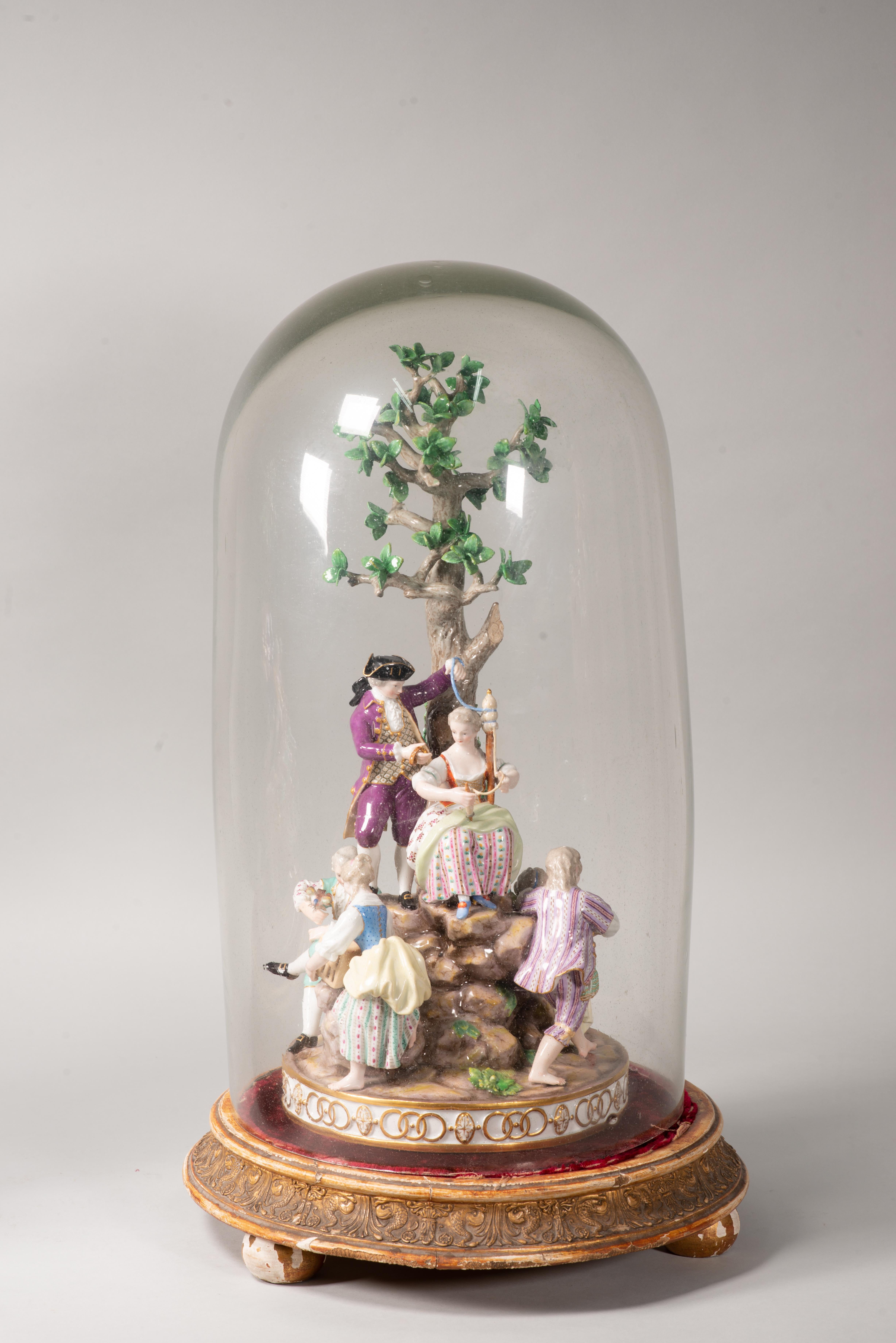 Ein Paar Tafelaufsätze. Glasiertes Porzellan, etc. Meißen, Deutschland, s. 19. im Angebot 1