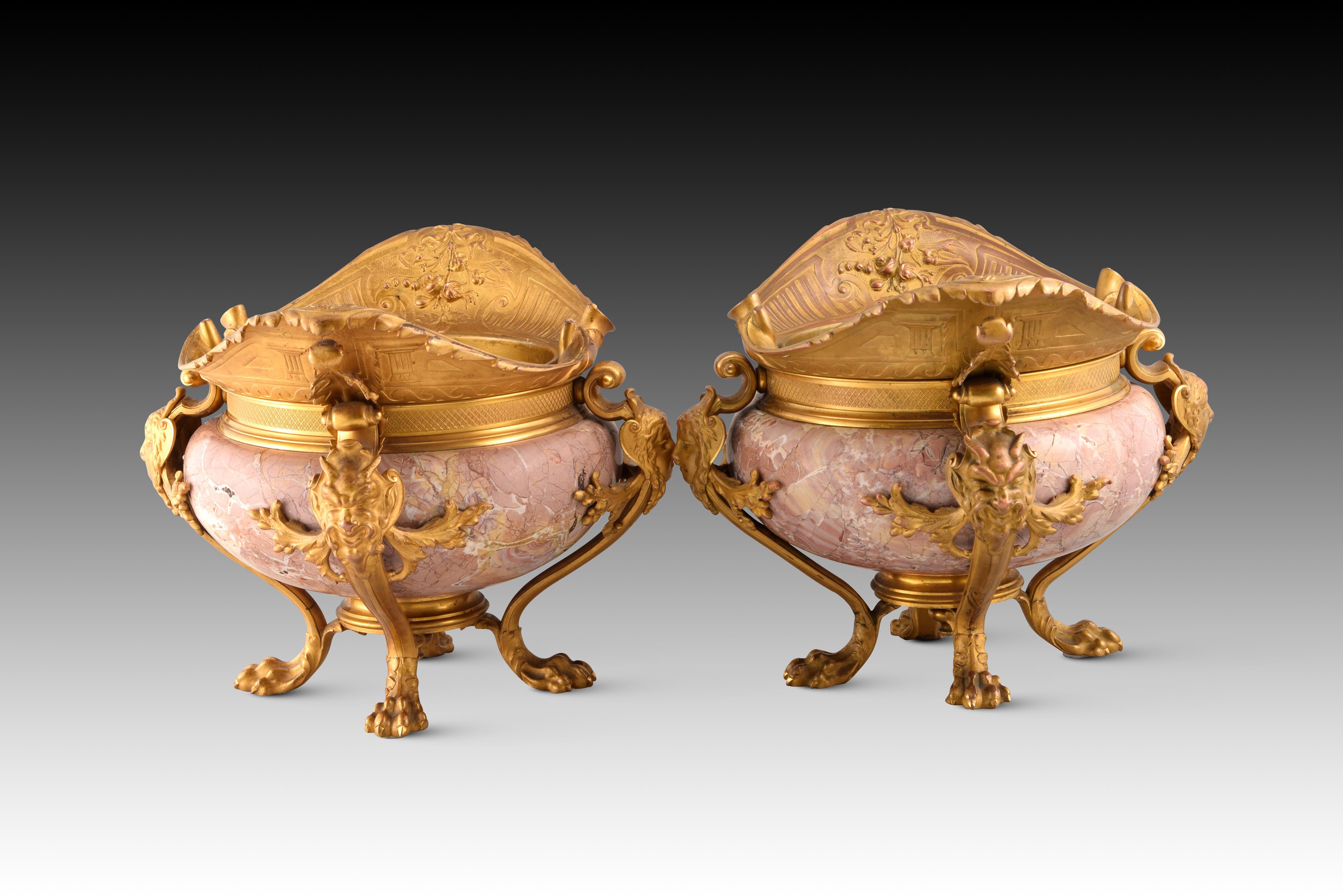 Neoclassical Revival Pair of Centerpieces. Ormolu, Marble. France, Late 19th Century