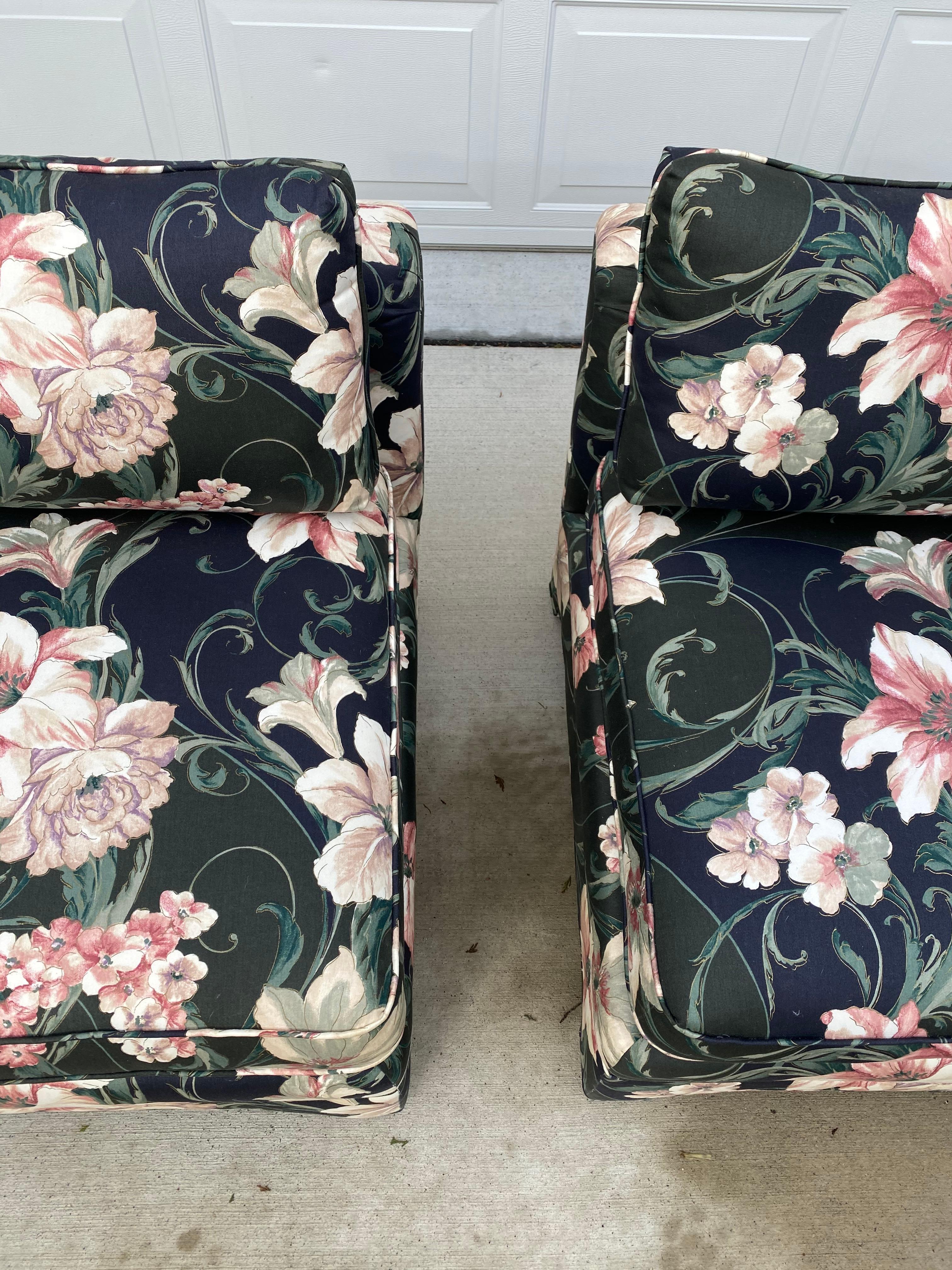 Pair of Century Lounge Chairs in Floral Print 4