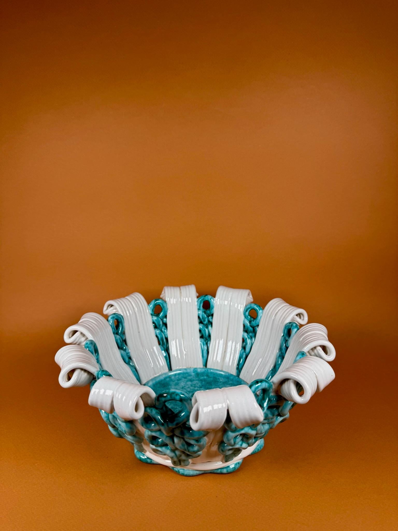 Pair of ceramic baskets, Sainte Radegonde, circa 1940 In Good Condition For Sale In New York, NY