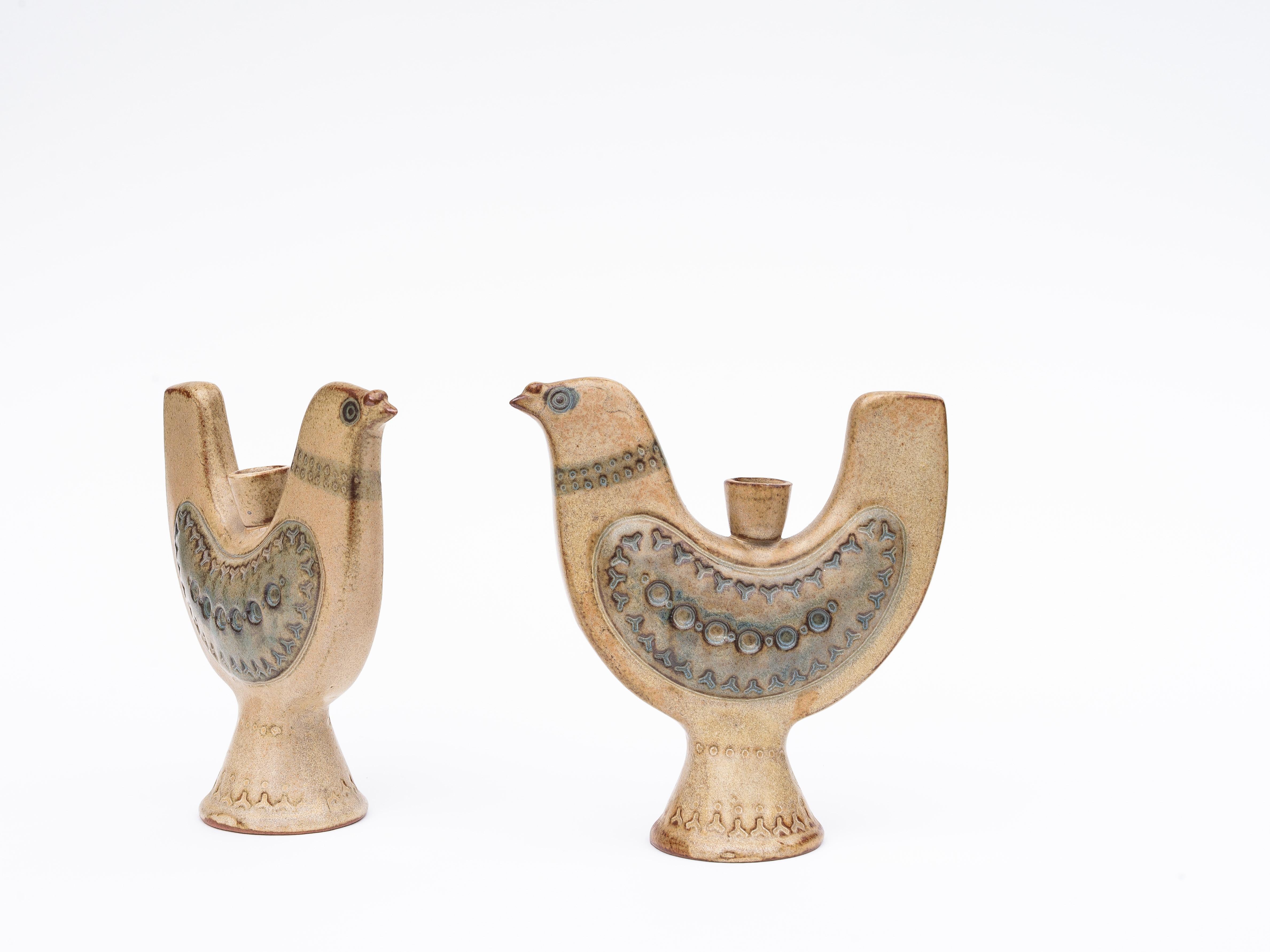 Émaillé Paire de chandeliers oiseaux en céramique - Bougeoirs - Poterie japonaise 1970 en vente
