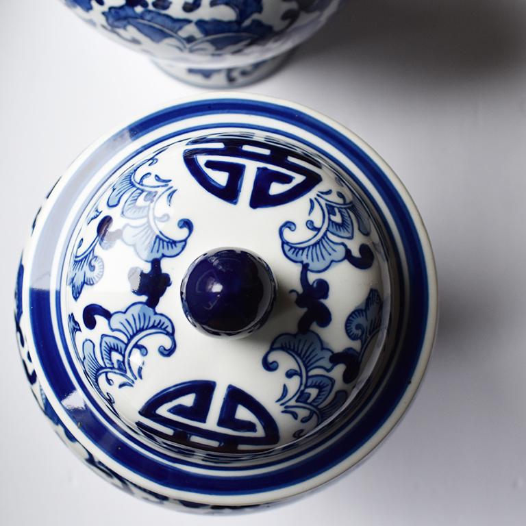 chinoiserie jar with lid