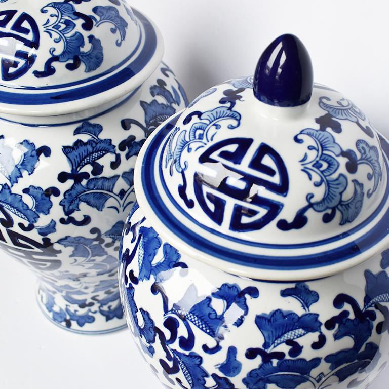 Chinese Pair of Ceramic Chinoiserie Blue and White Ginger Jars with Lids