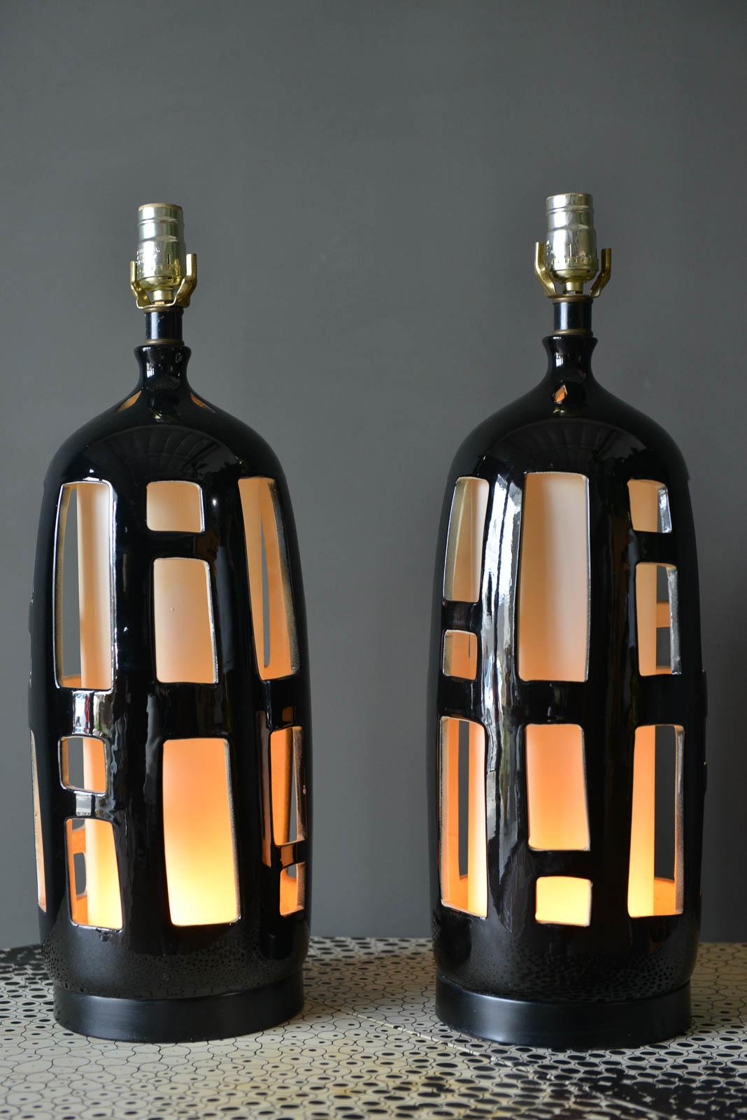Pair of Ceramic Cut Out Lamps with Dual Illumination, circa 1970 5