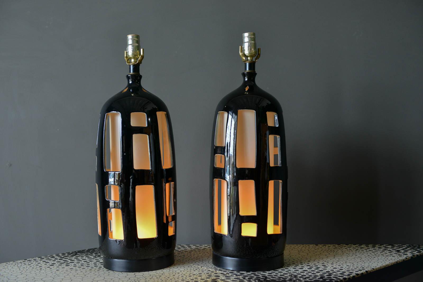 Mid-Century Modern Pair of Ceramic Cut Out Lamps with Dual Illumination, circa 1970
