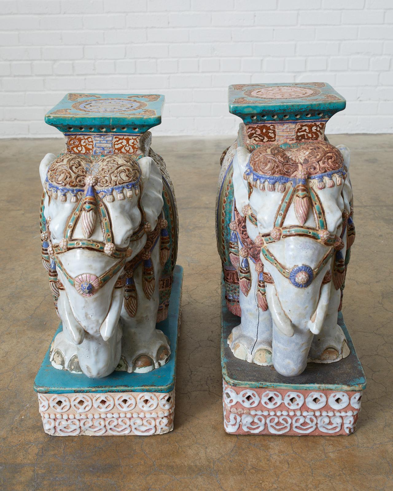 Pair of Ceramic Elephant Garden Stool Drink Tables (Chinesisch)