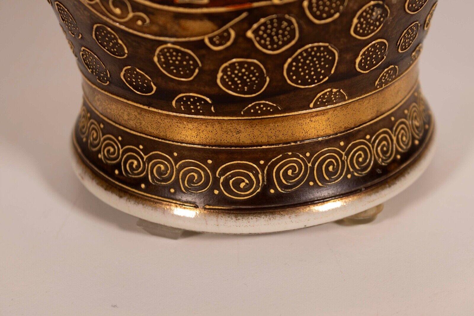 Paire de vases Moriage japonais Satsuma au design immortel 6