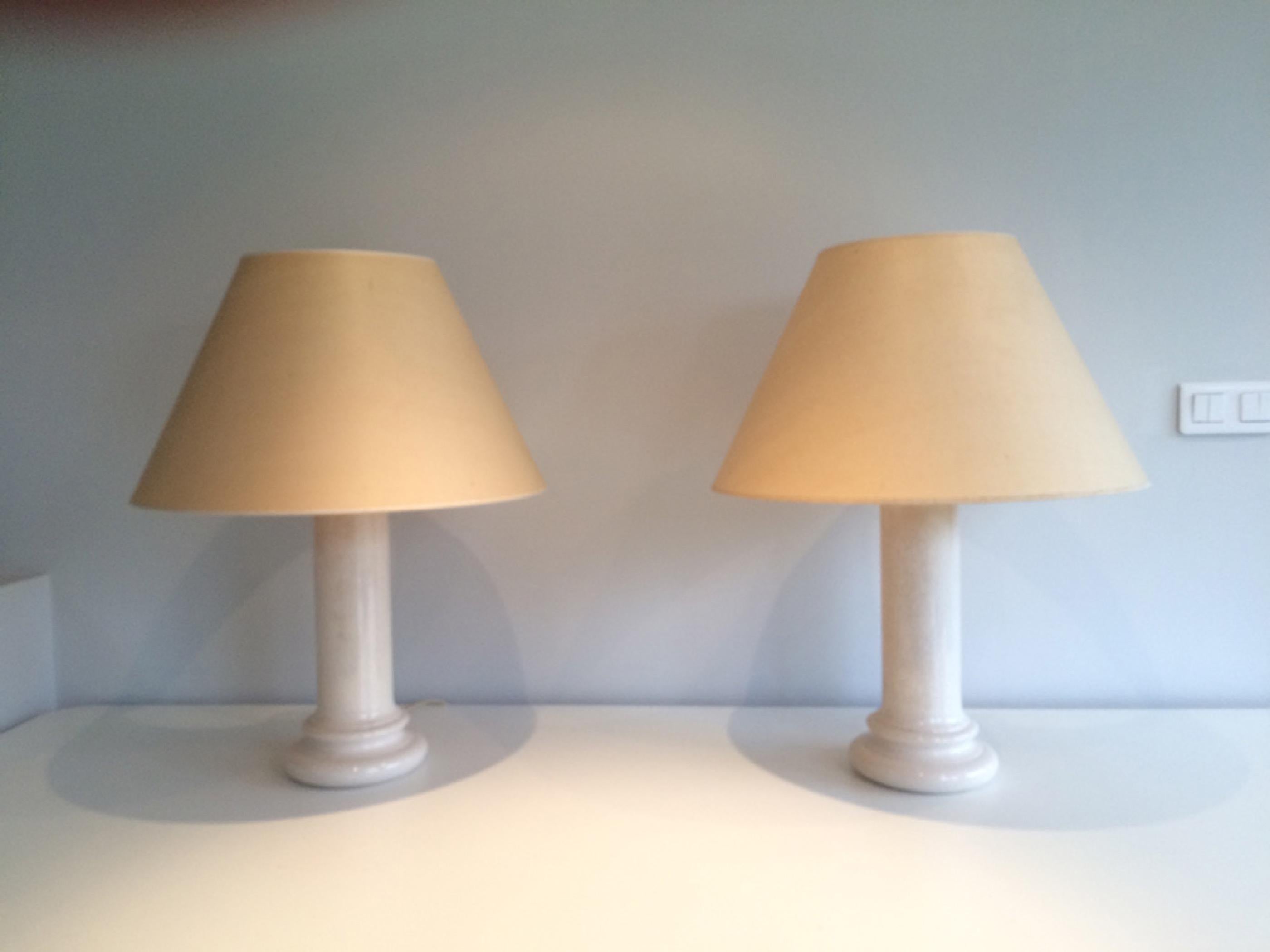 Pair of White Cracked Ceramic Lamps, circa 1970 For Sale 7