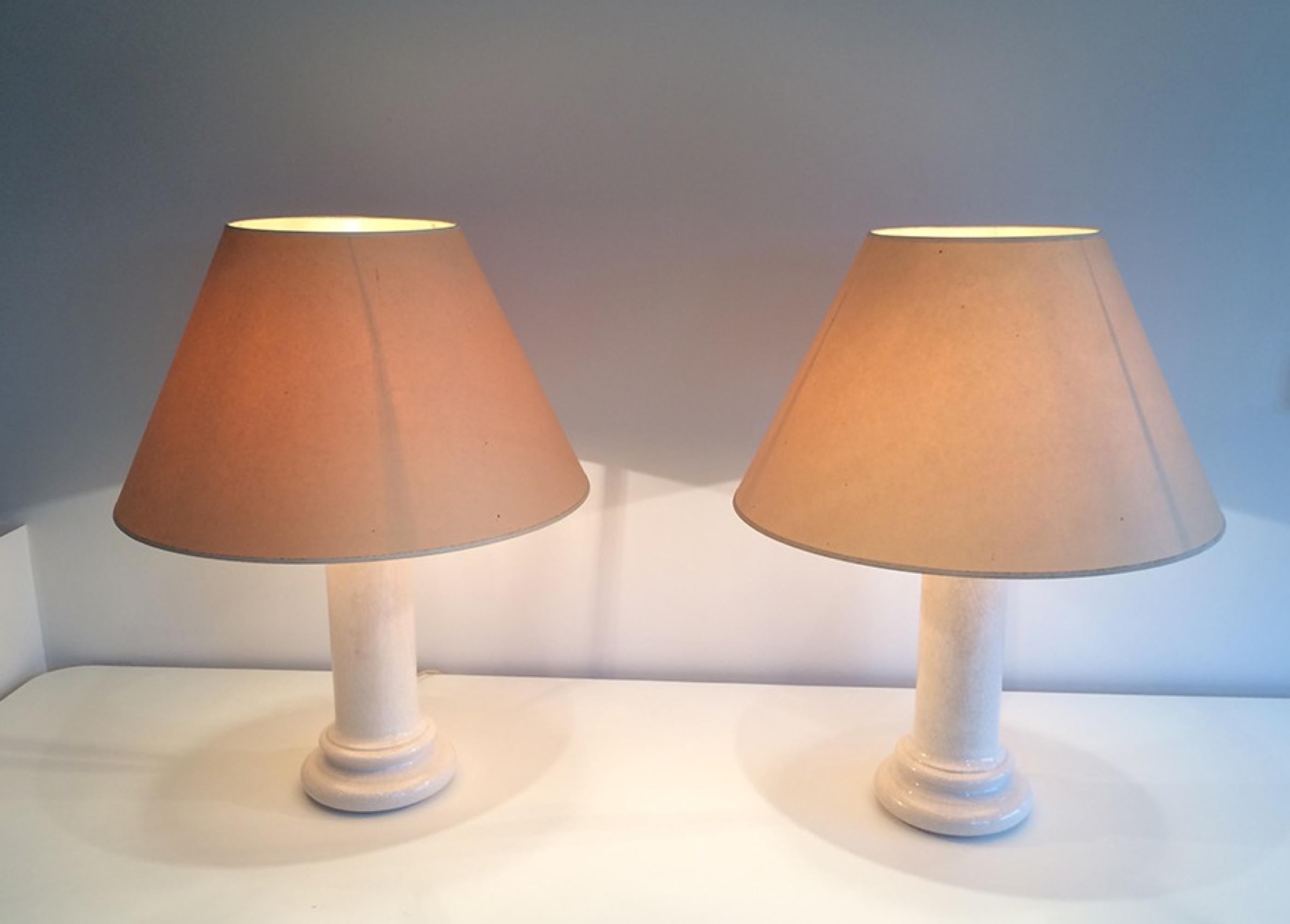 Mid-Century Modern Pair of White Cracked Ceramic Lamps, circa 1970 For Sale