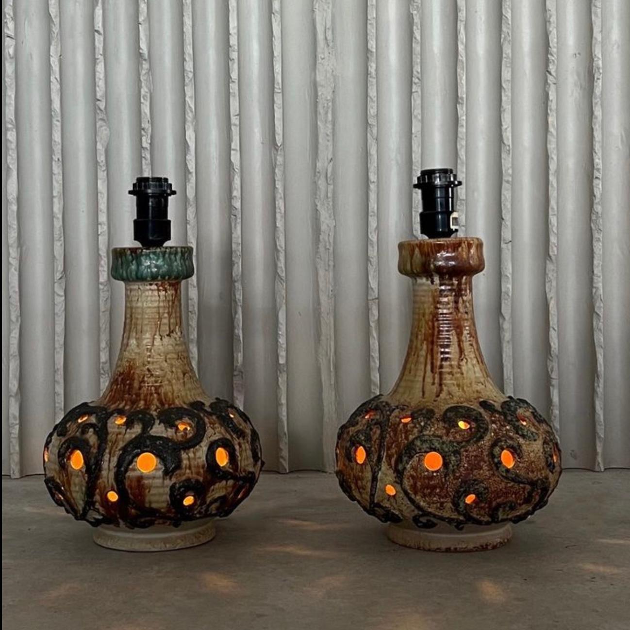 Pair of Ceramic Lamps In Good Condition In Los Angeles, CA