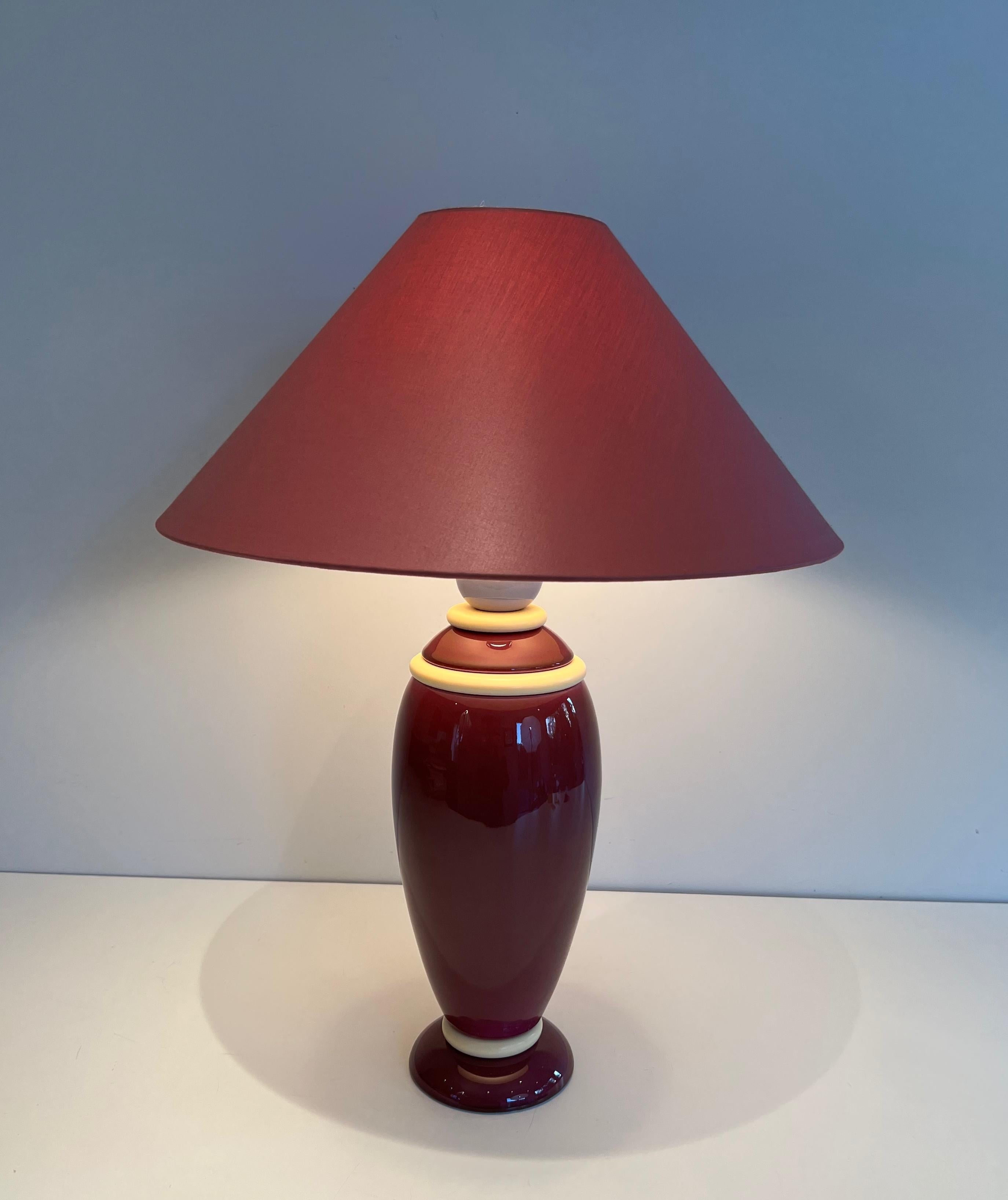 Paire de lampes en céramique rose et crème en vente 7