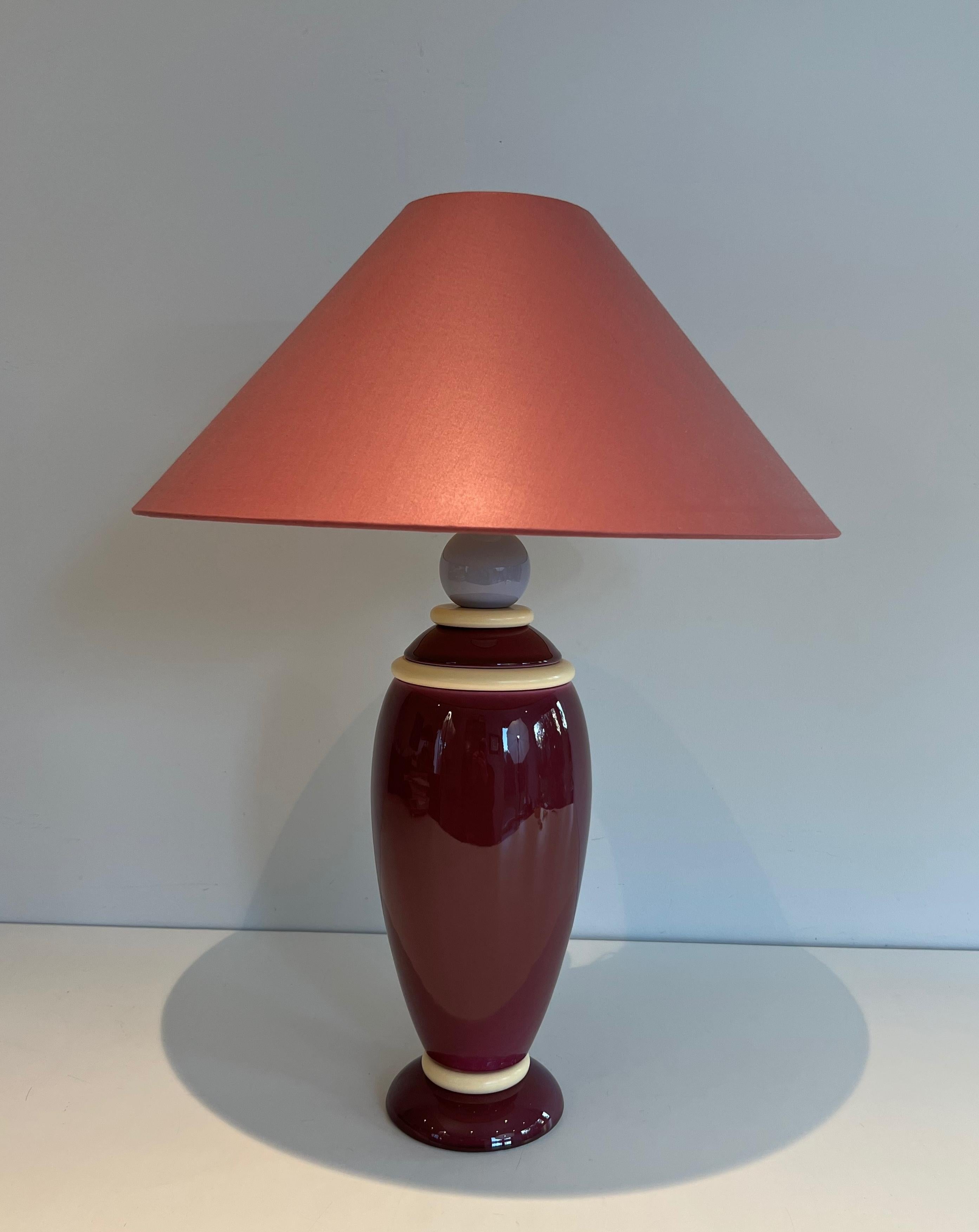 Paire de lampes en céramique rose et crème en vente 9