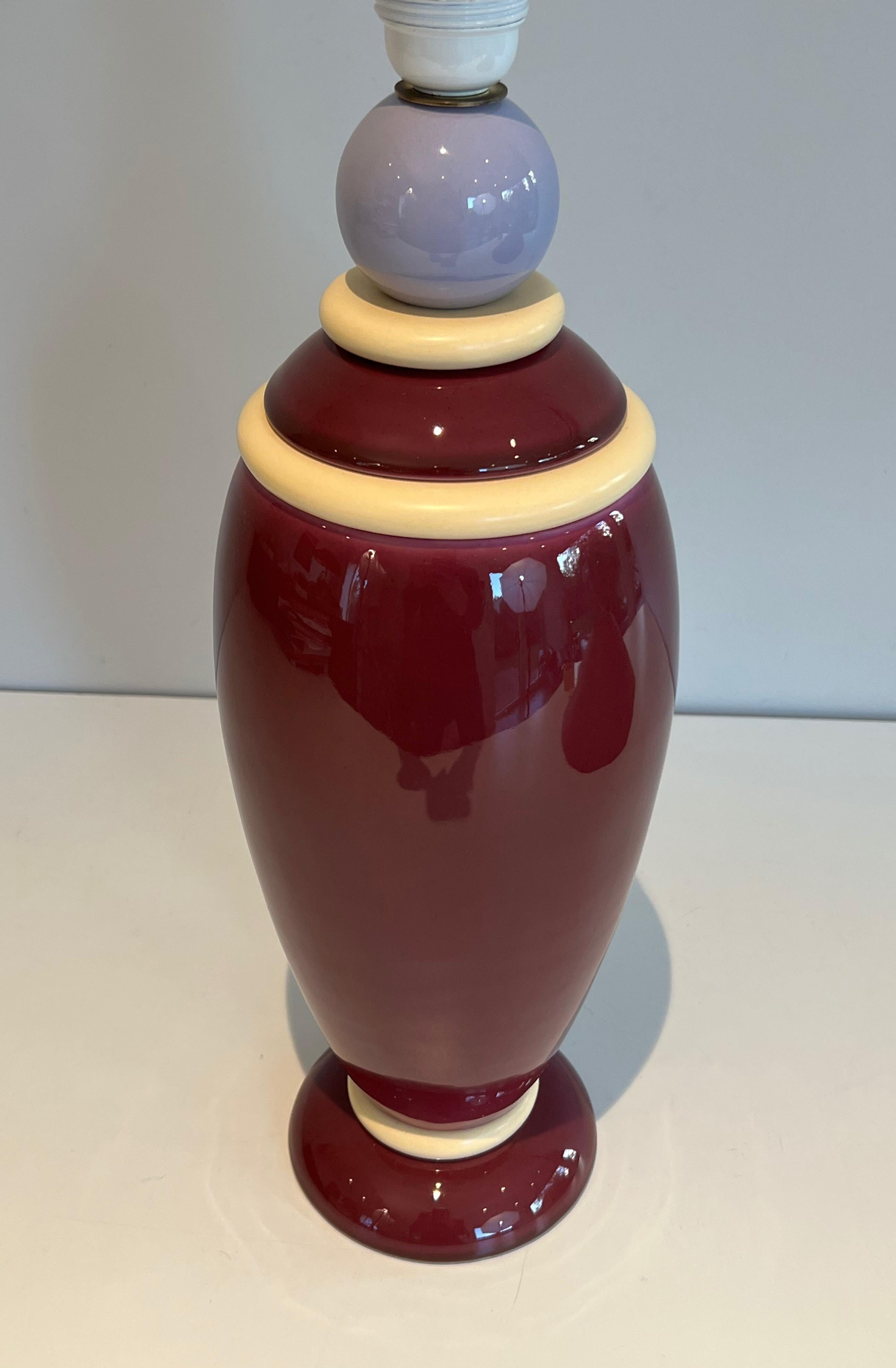 Paire de lampes en céramique rose et crème en vente 11