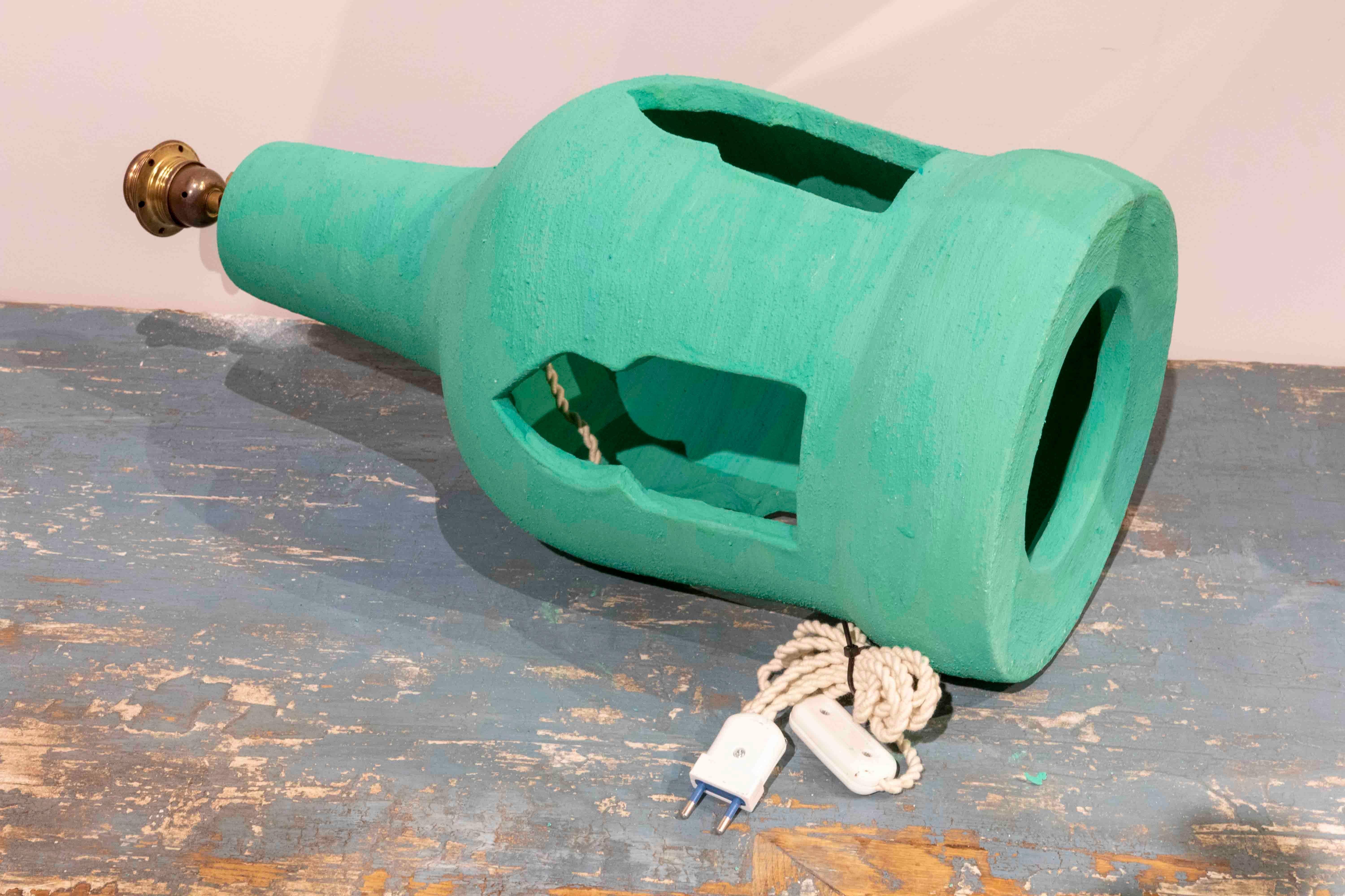 Paar Keramiklampen in grüner Farbe, bemalt im Angebot 4