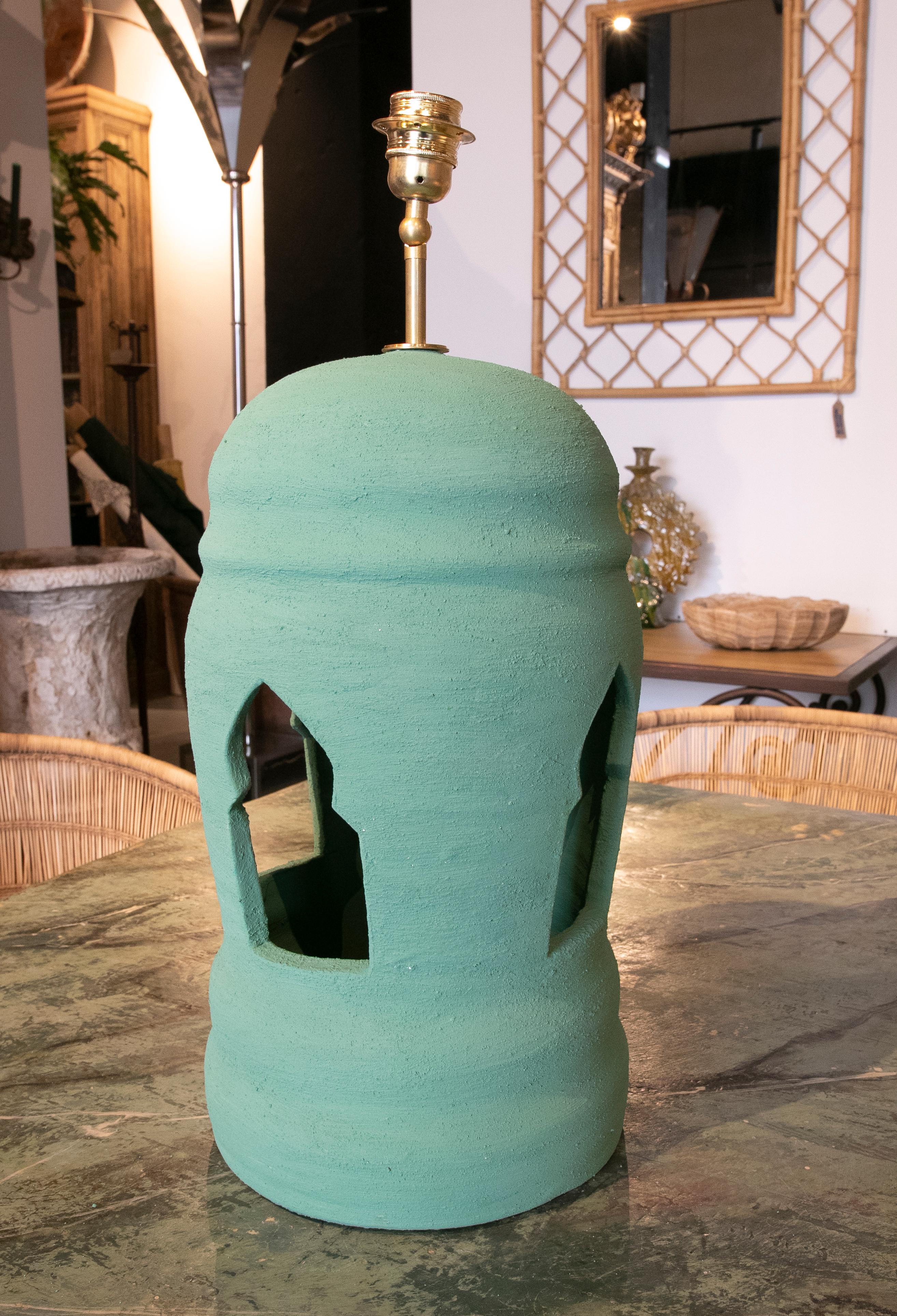 Ceramica Coppia di lampade in ceramica dipinte nei colori del verde in vendita