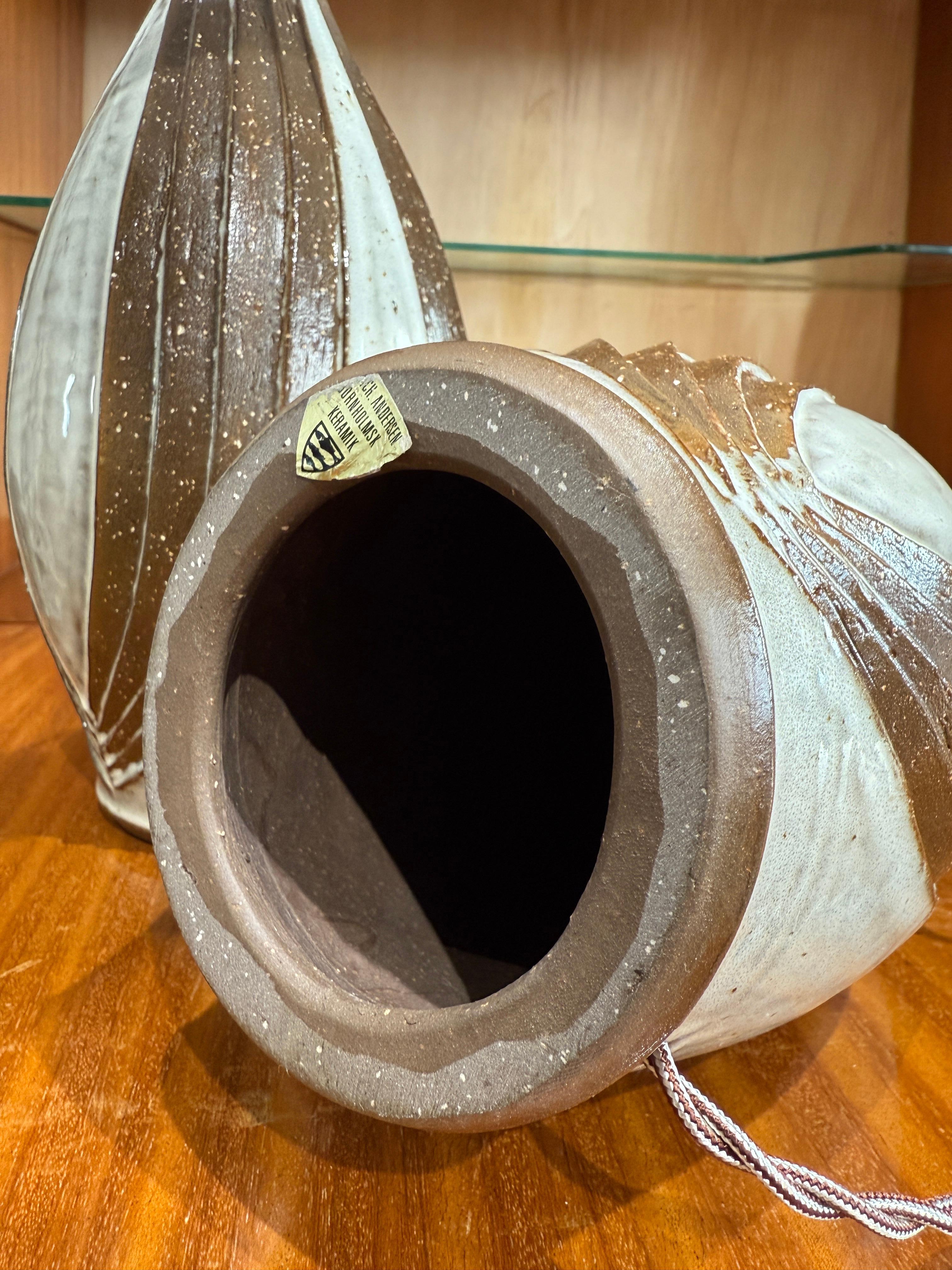 Elegant pair of ceramic lamps by Soholm Denmark circa 1970
Rewired EU 

Base of ceramic H 33 cm 
