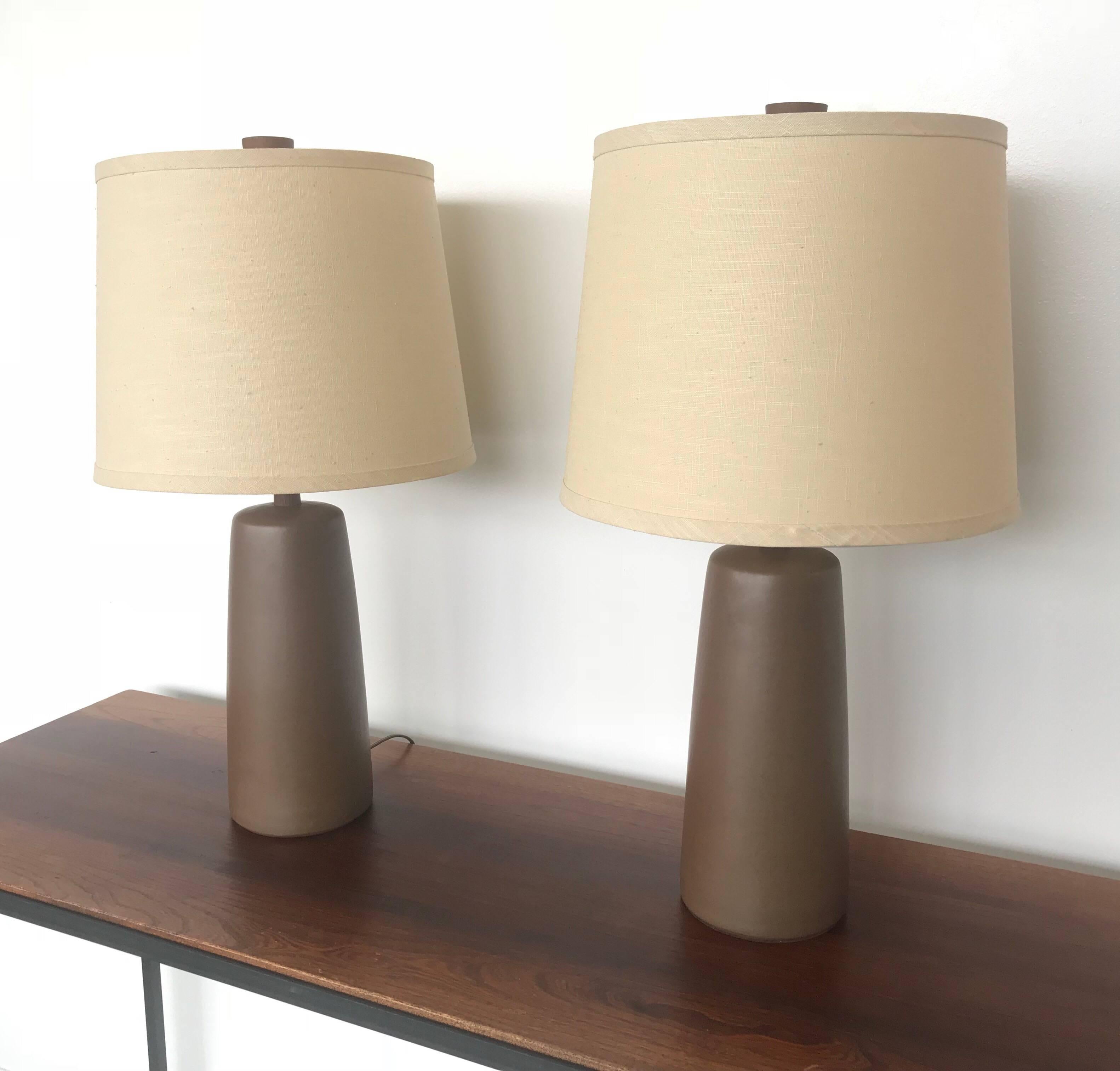 20th Century Pair of Ceramic Martz Lamps with Original Shade