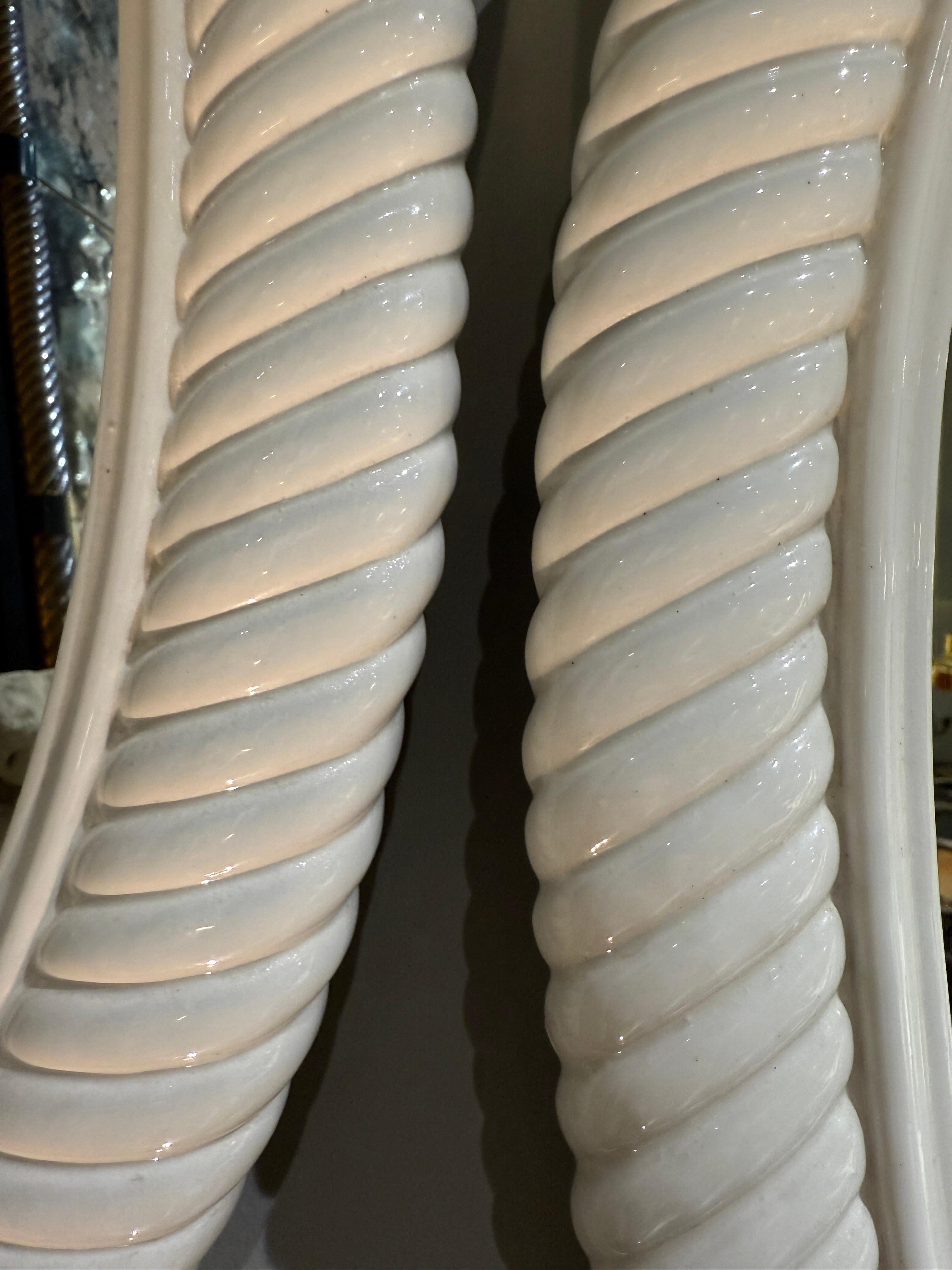 Pair of ceramic mirrors La Farnesiana Parma Italy 1950 In condizioni buone a PARIS, FR