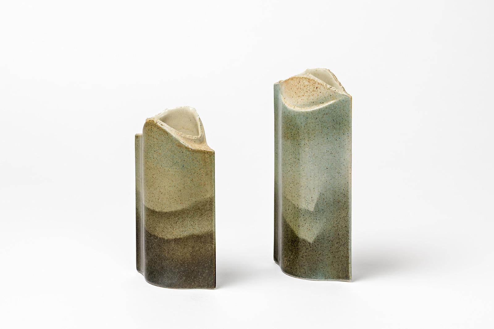 Français Paire de vases en céramique du milieu du siècle dernier par B. Prigent Landscape Decoration en vente